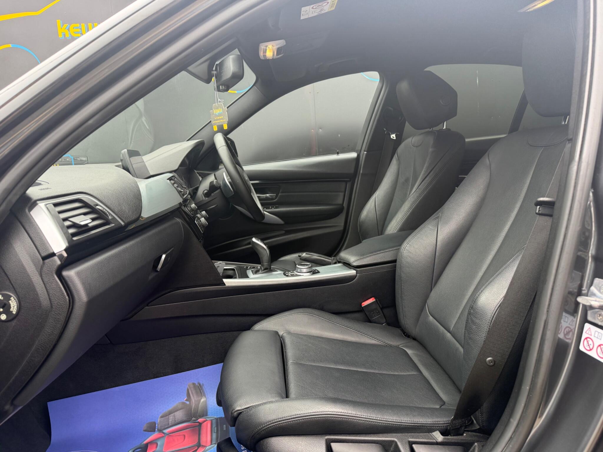 BMW 3 Series view 21