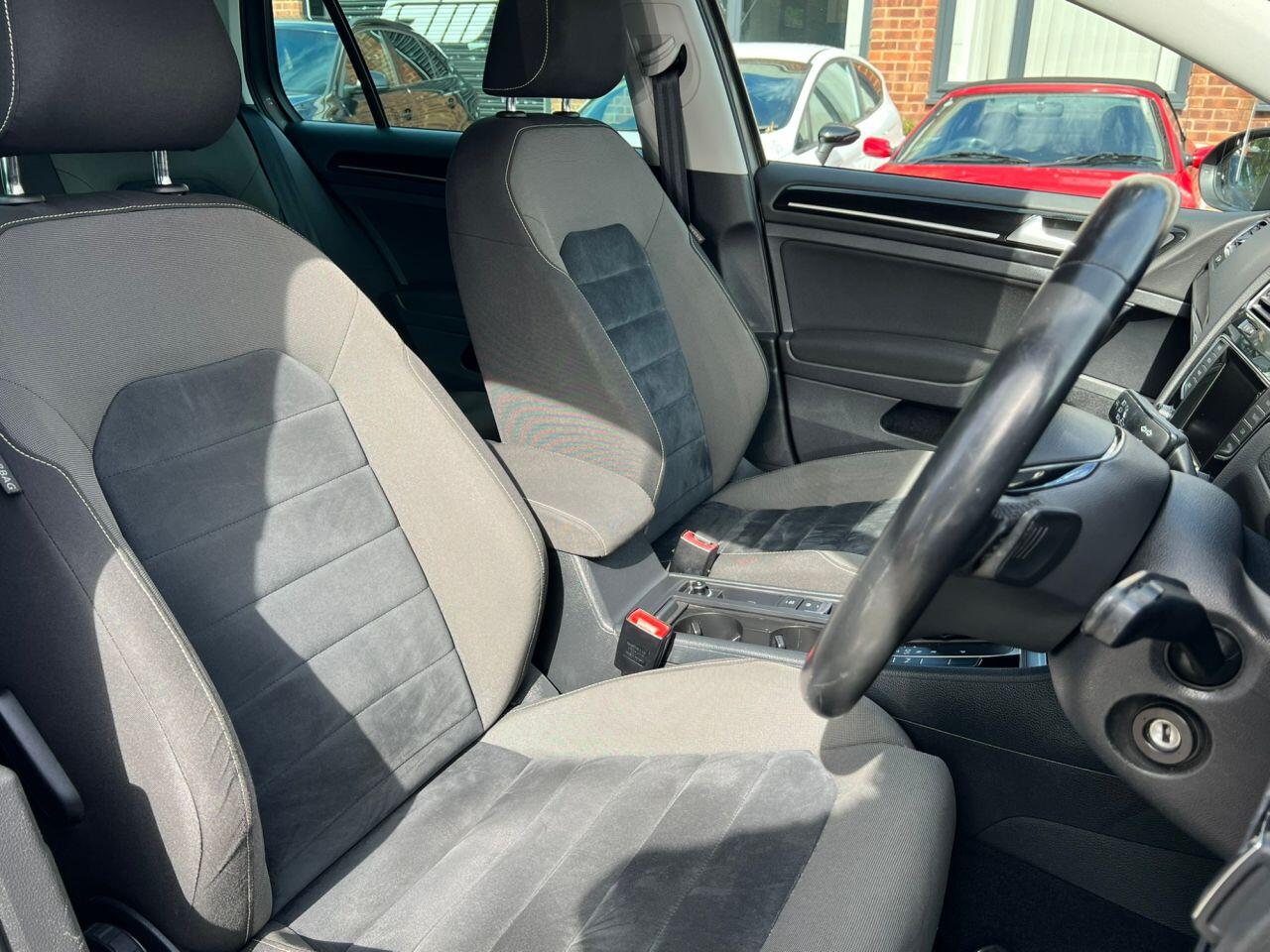 Volkswagen Golf view 14