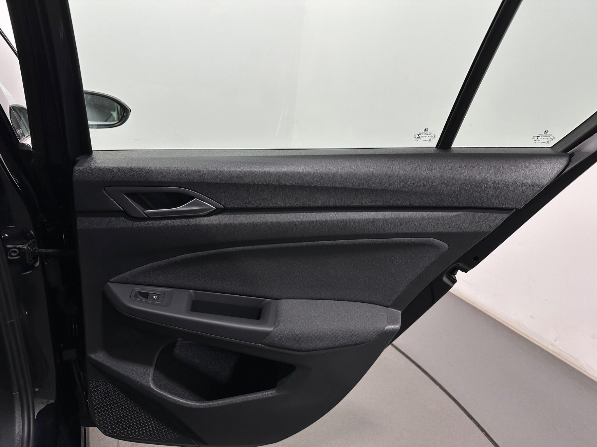 Volkswagen Golf view 43