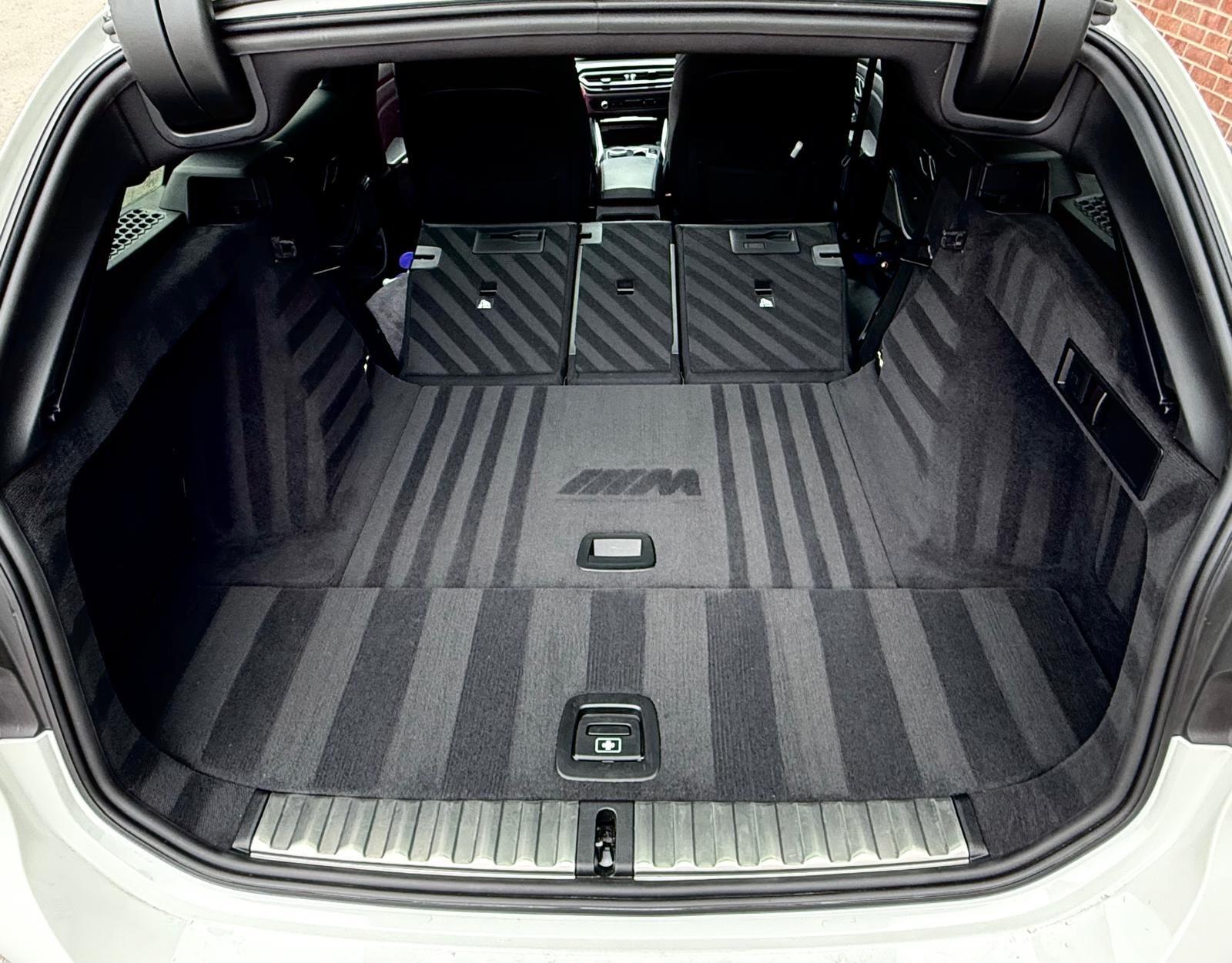 BMW 3 Series view 59