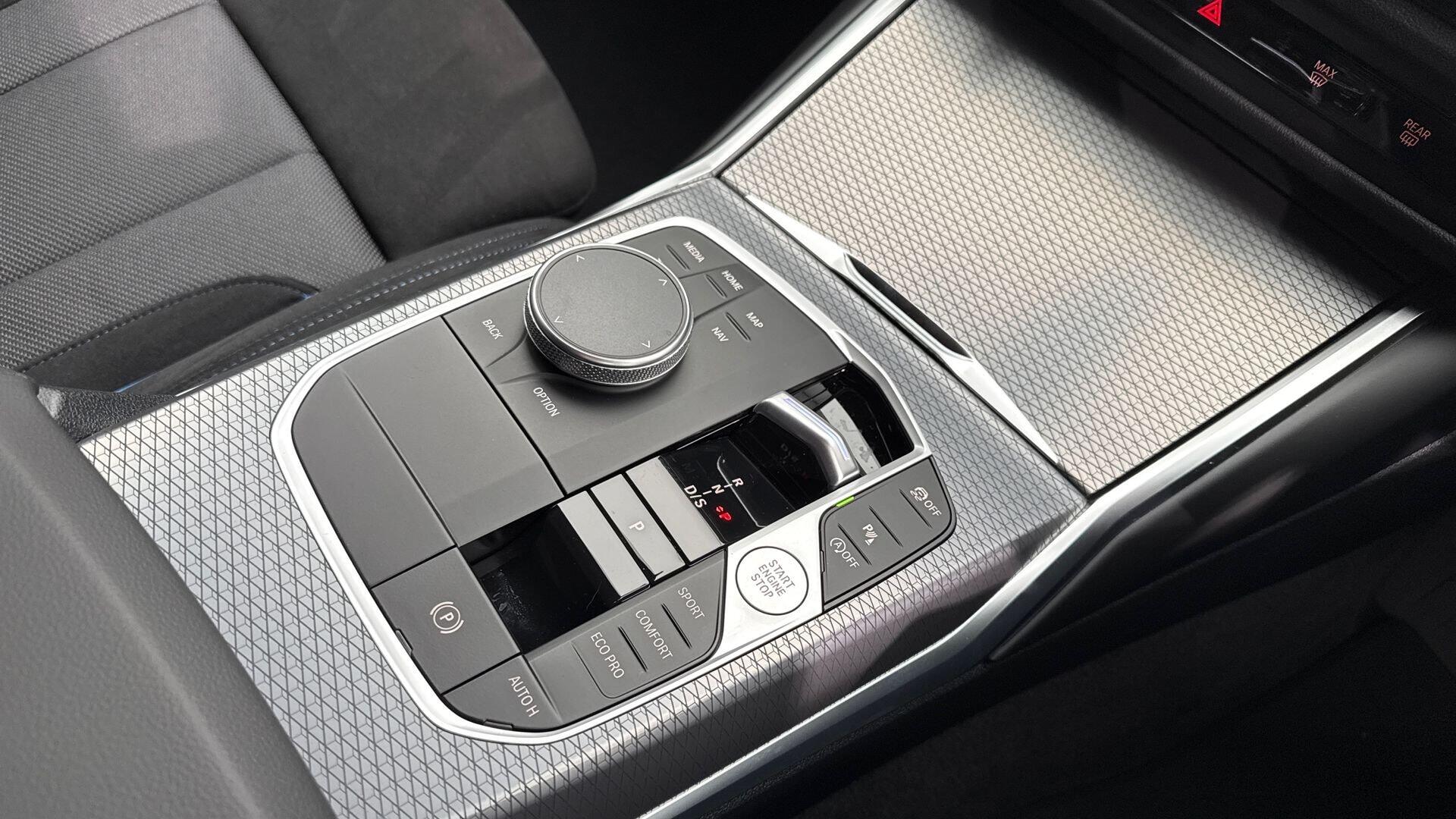 BMW 3 Series view 10