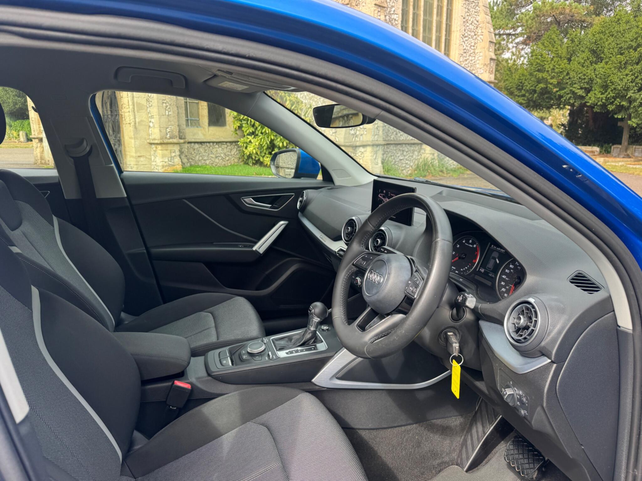 Audi Q2 view 33