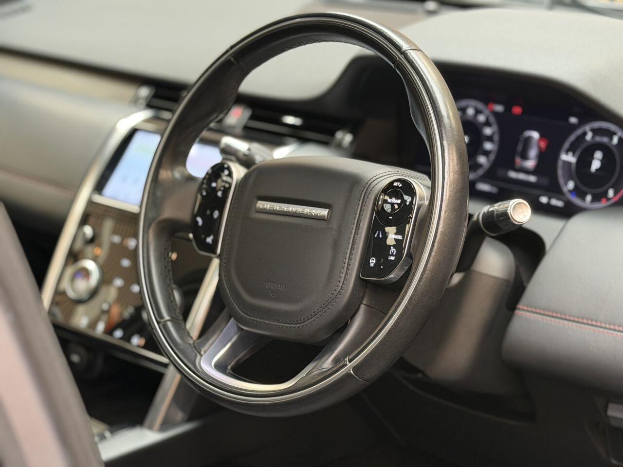 Land Rover Discovery Sport view 27