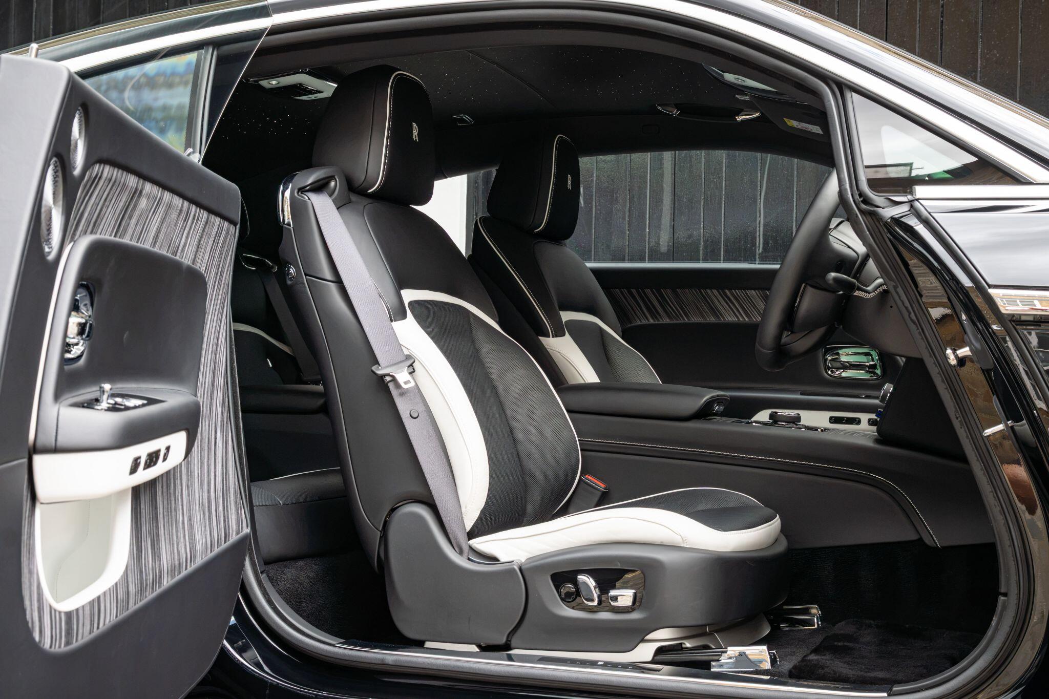 Rolls-Royce Spectre view 27