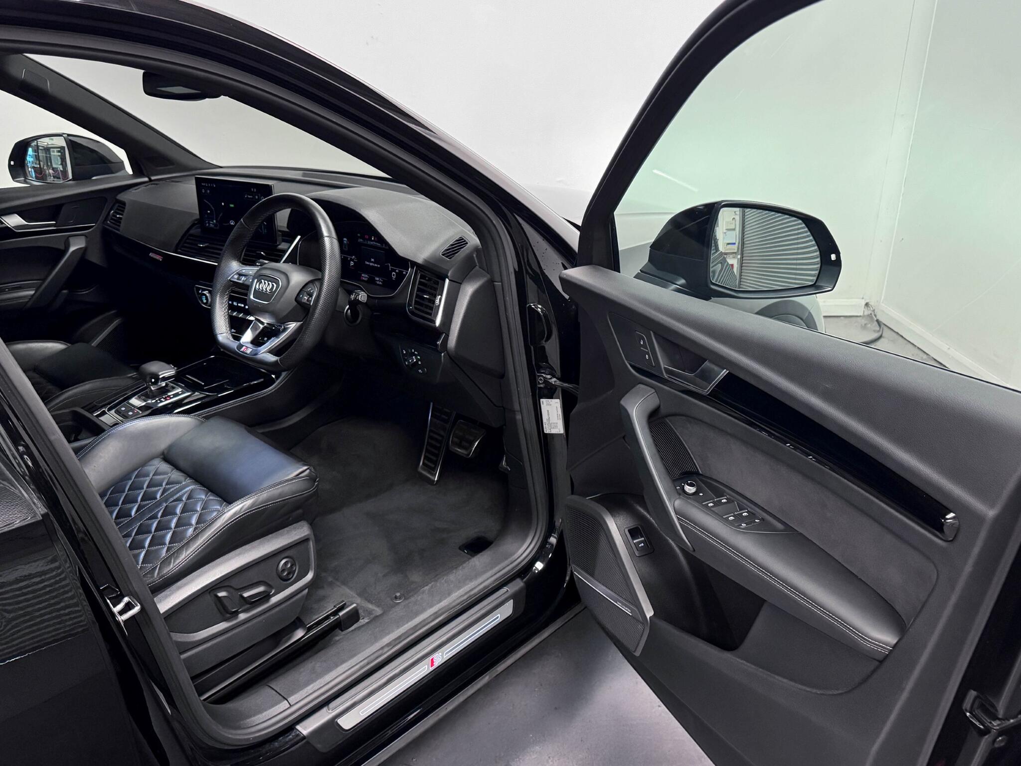 Audi Q5 view 22