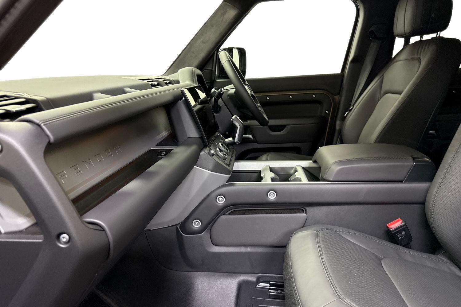 Land Rover Defender view 7