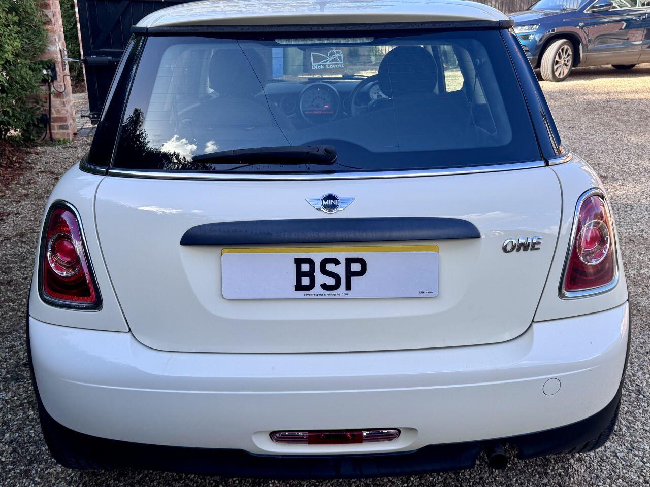 MINI Hatch view 32