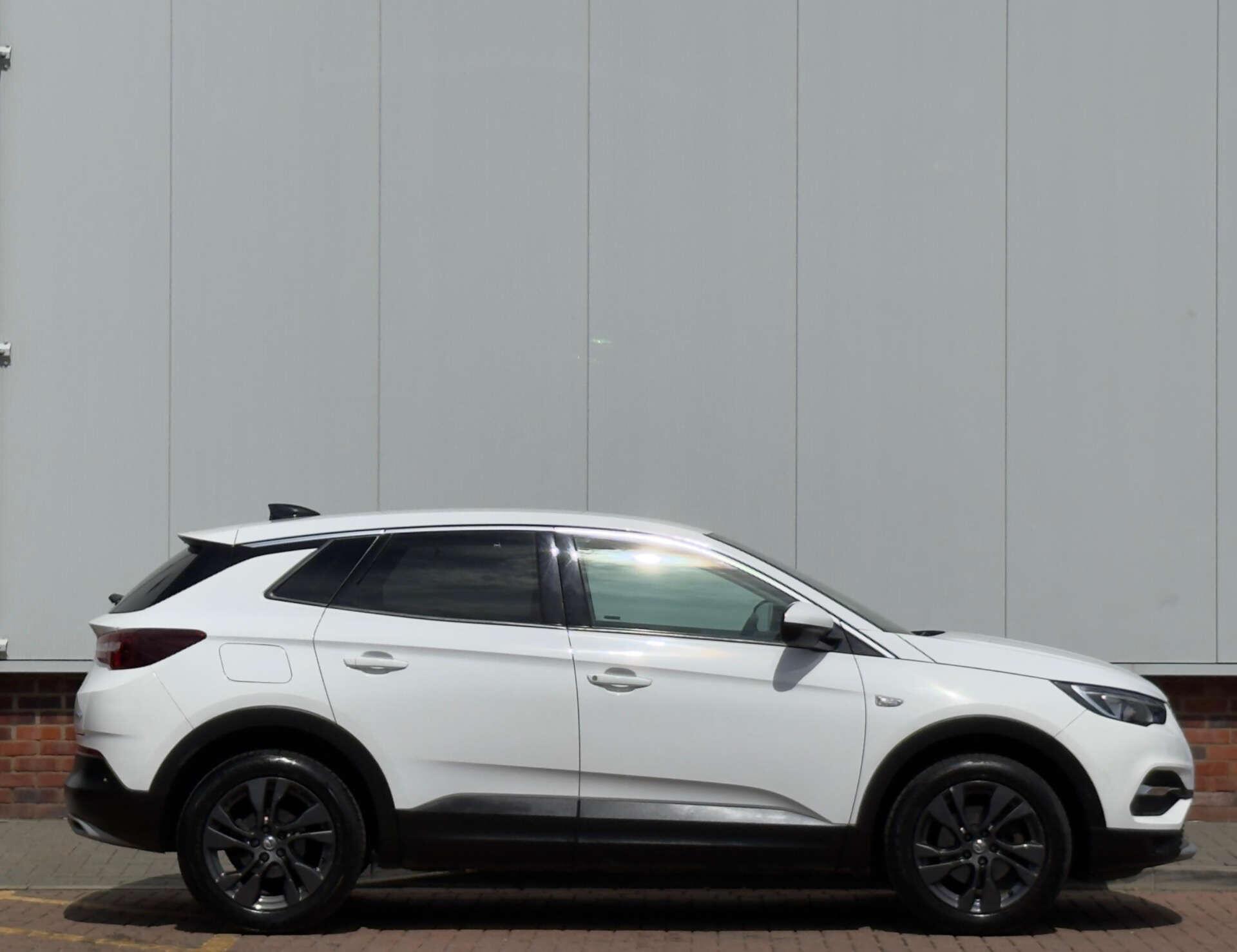 Vauxhall Grandland X view 8