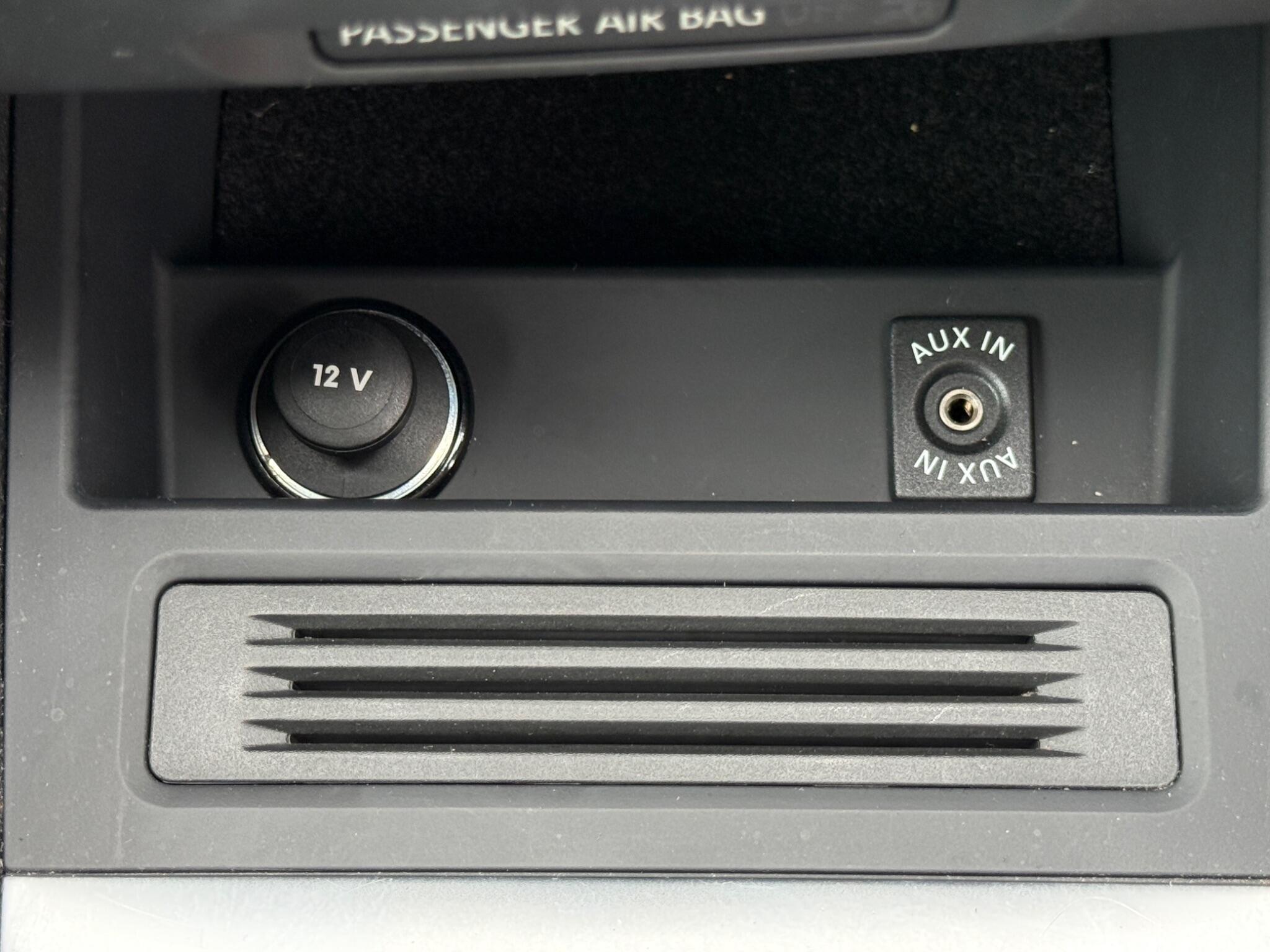 Volkswagen Jetta - Image 61