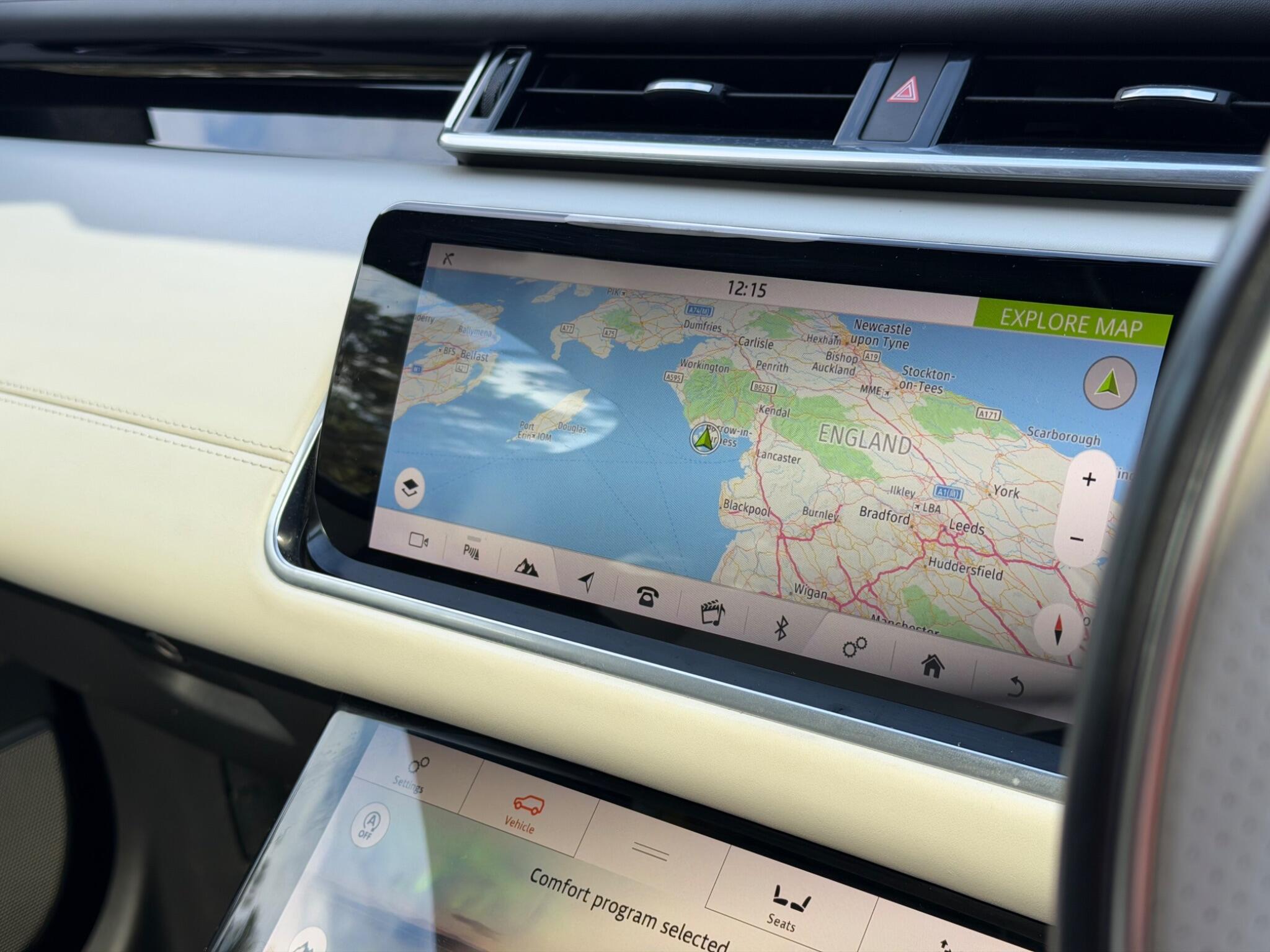 Land Rover Range Rover Velar view 21