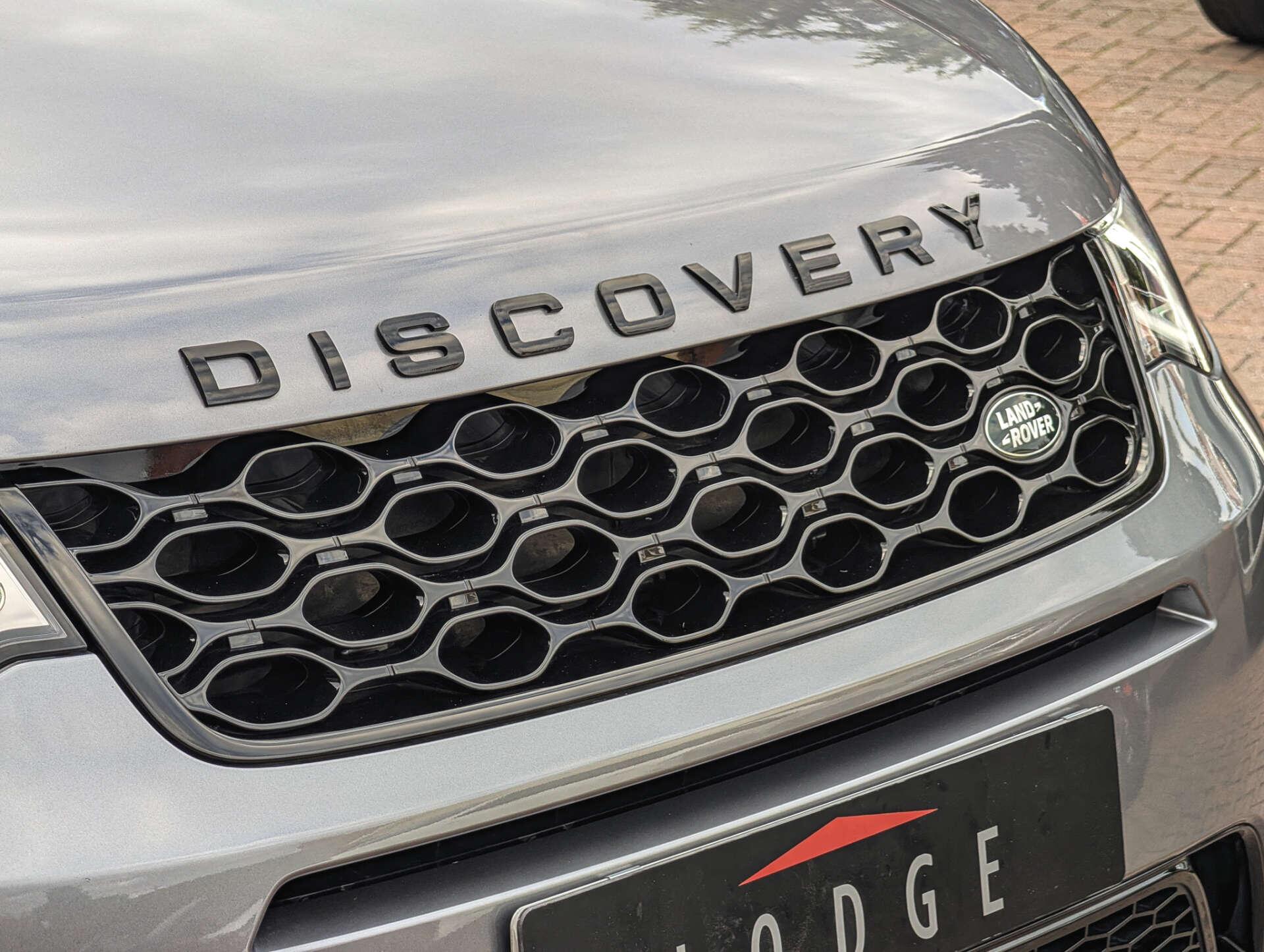 Land Rover Discovery Sport view 10