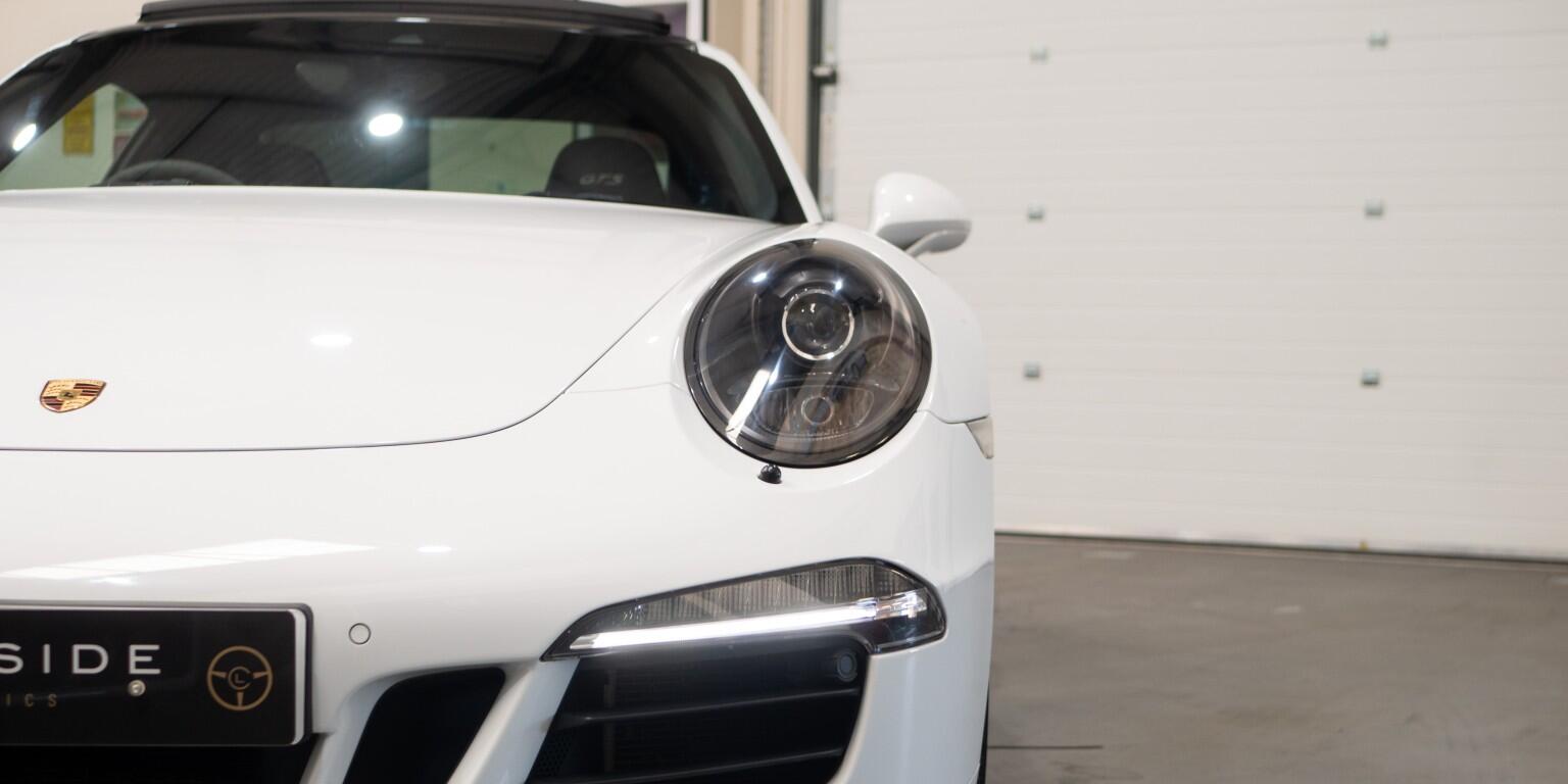 Porsche 911 view 49