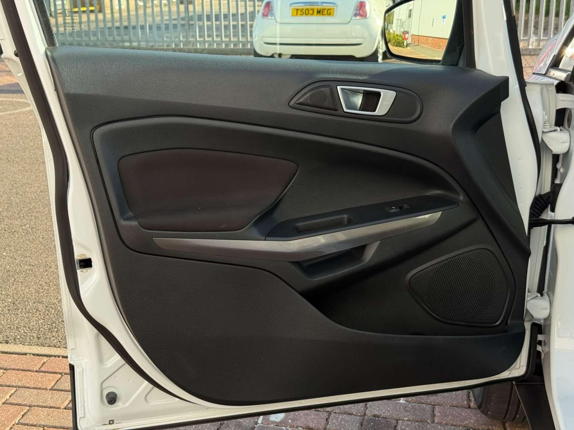 Ford Ecosport view 37