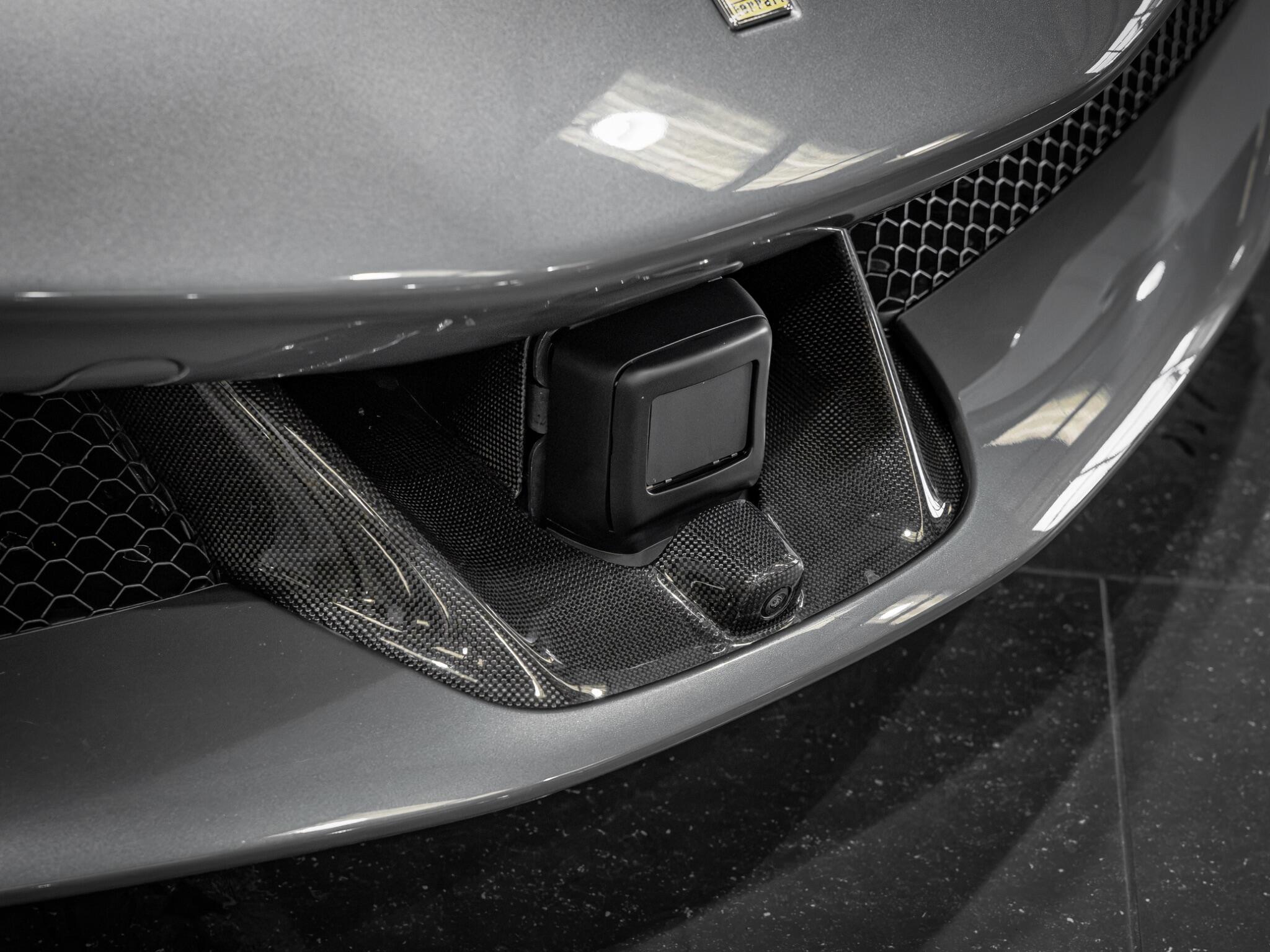Ferrari SF90 Stradale view 5
