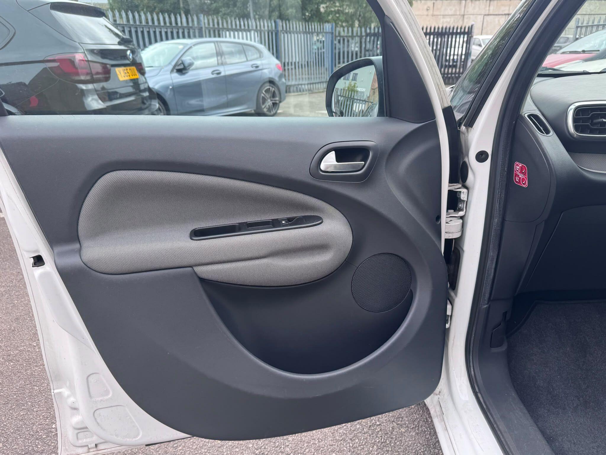 Citroen C3 Picasso view 25