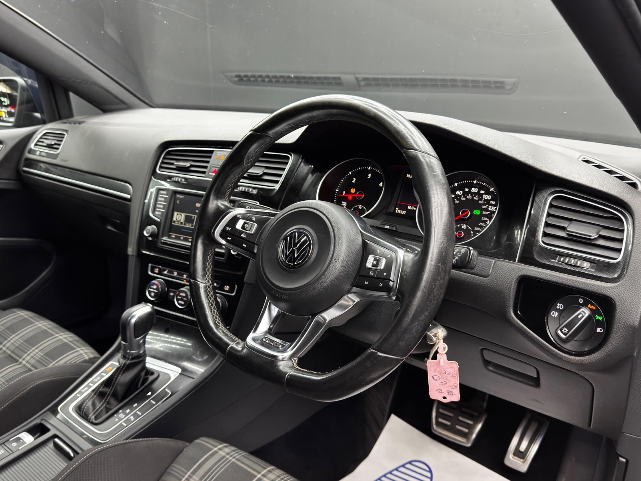 Volkswagen Golf view 9