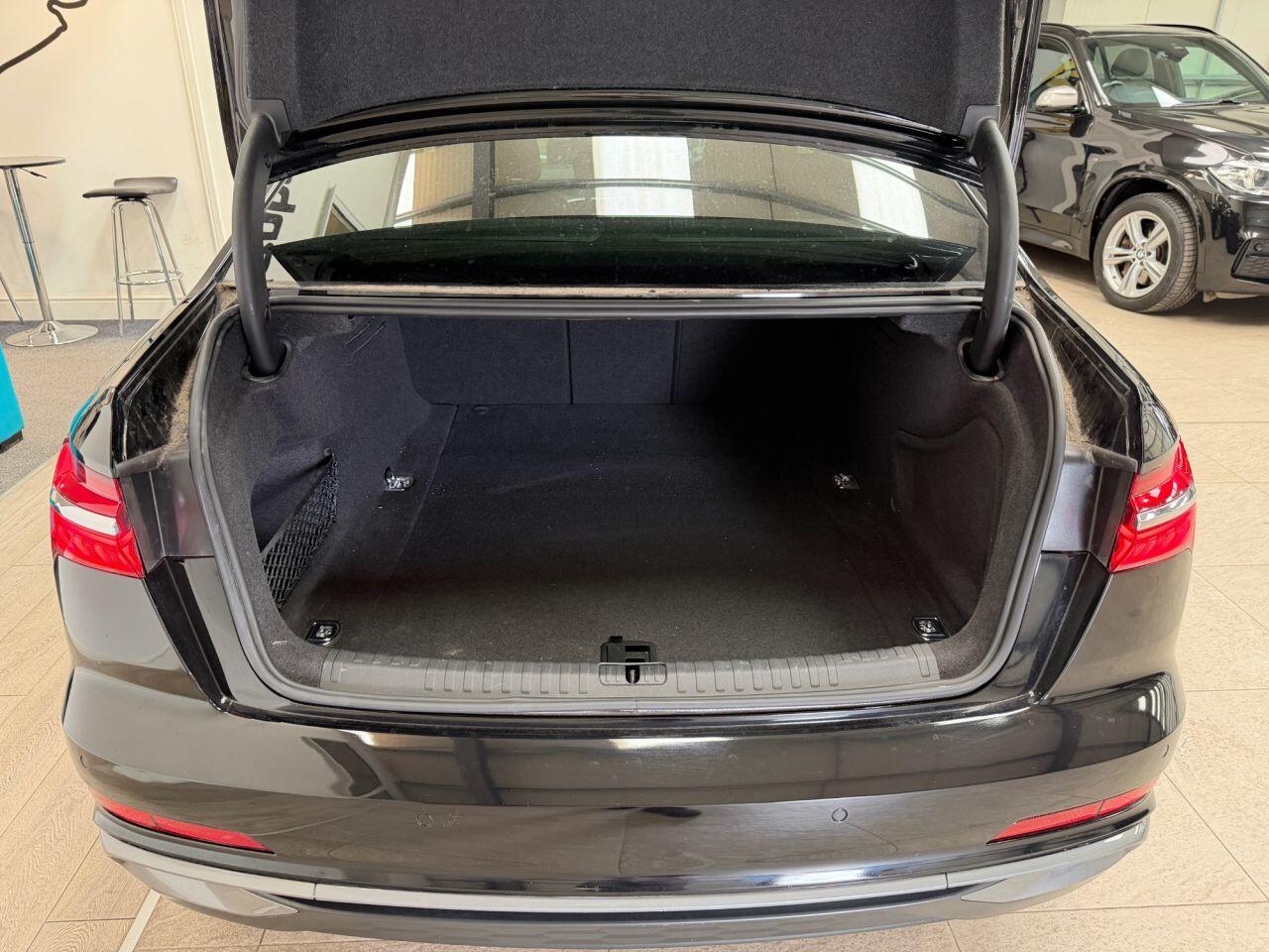 Audi A6 Saloon view 22