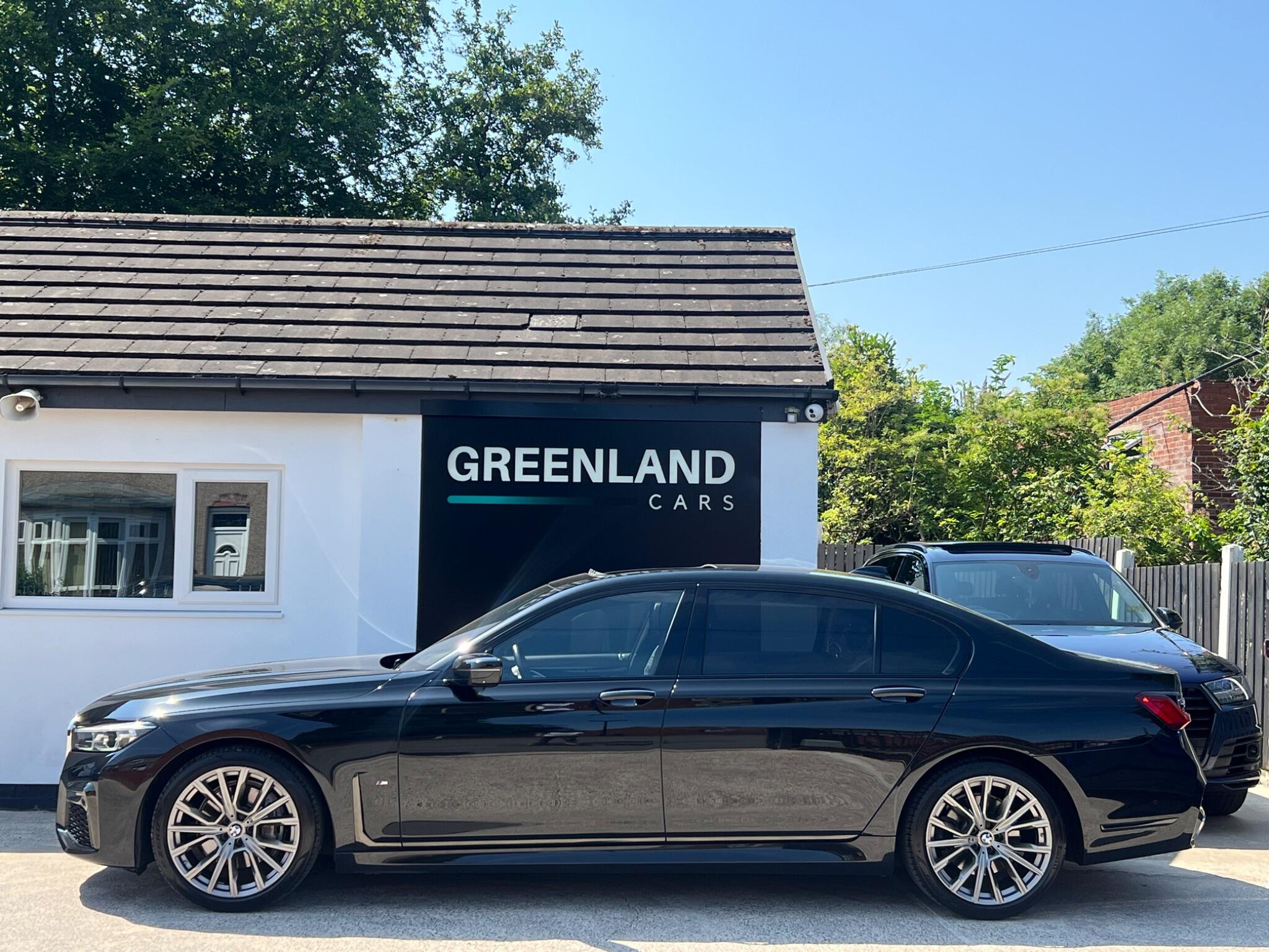 BMW 7 Series view 28