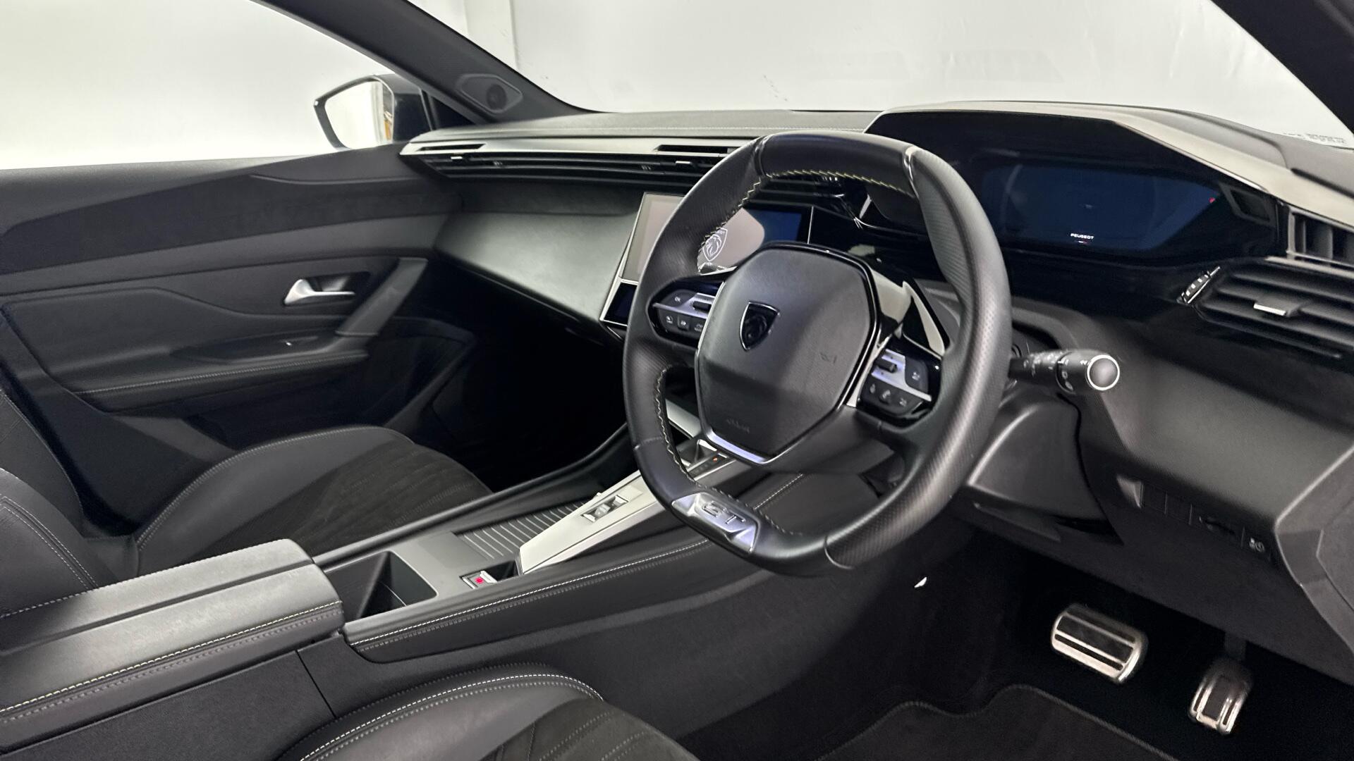 Peugeot 308 view 9