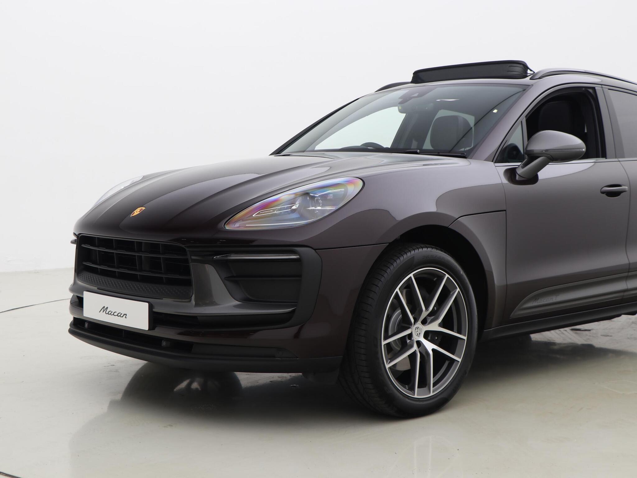 Porsche Macan view 19
