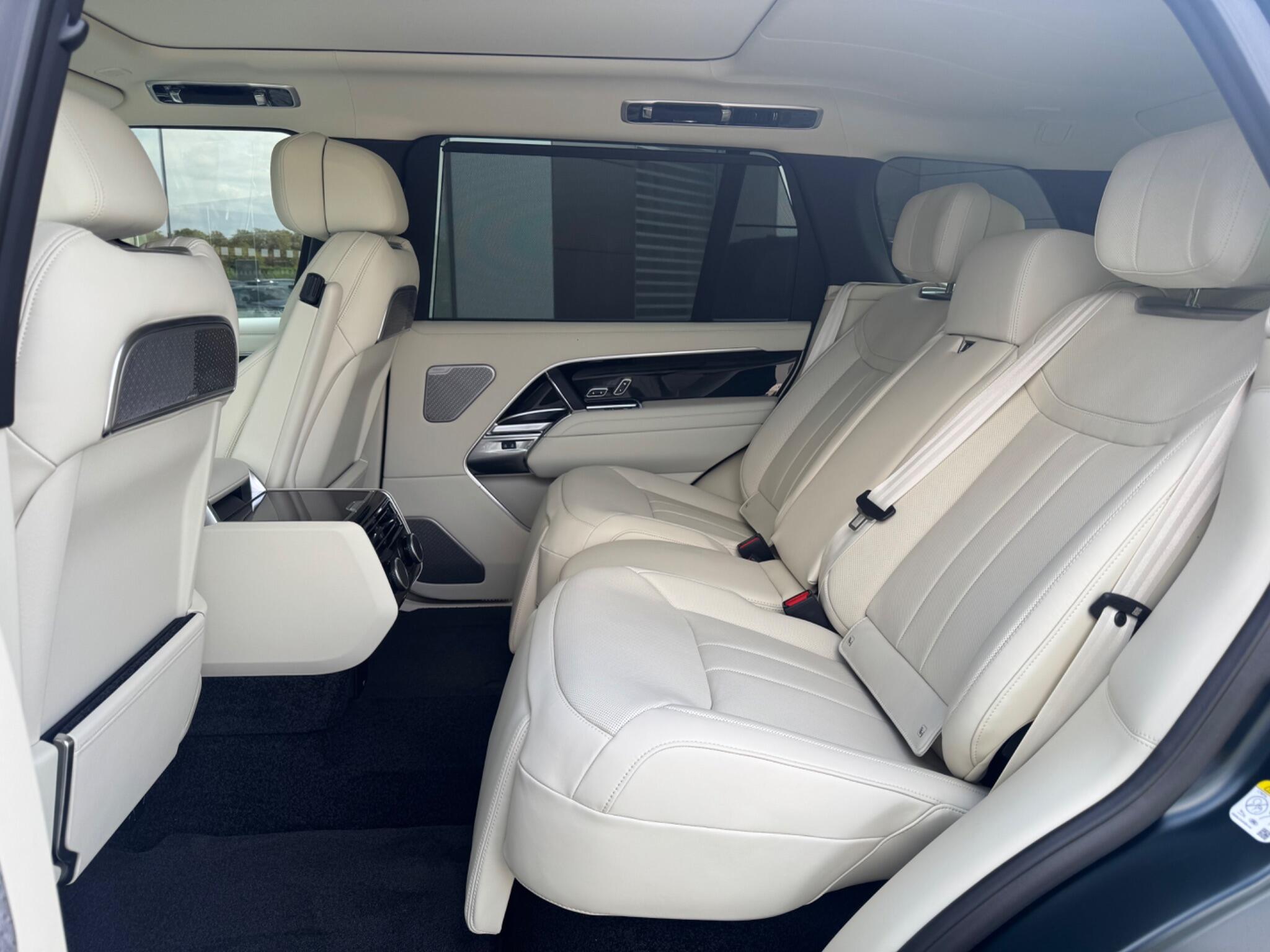 Land Rover Range Rover view 13