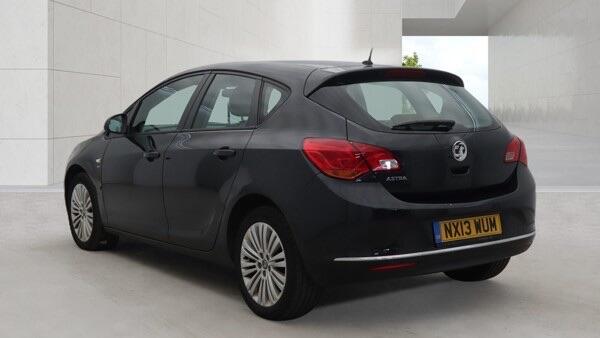 Vauxhall Astra view 3