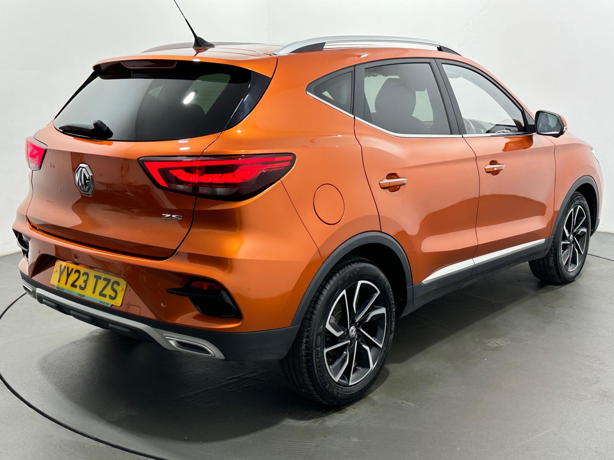 MG ZS view 50
