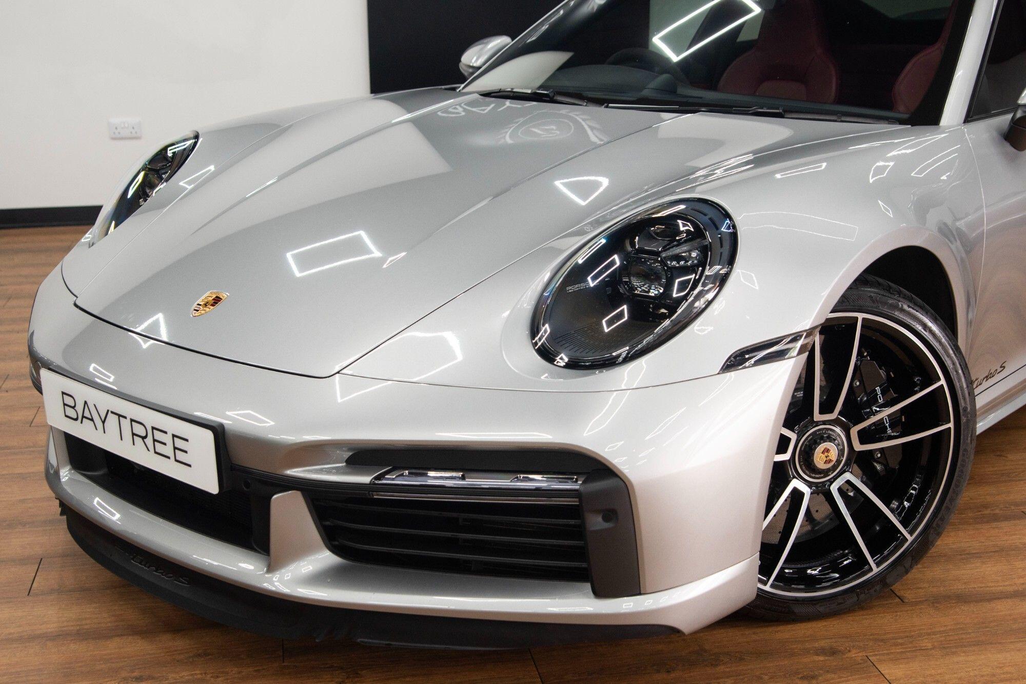 Porsche 911 view 10