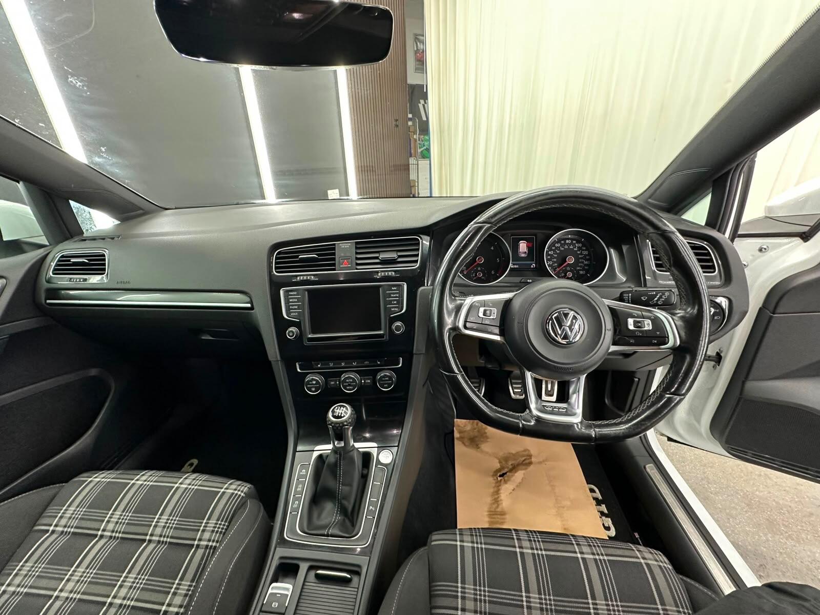 Volkswagen Golf view 32
