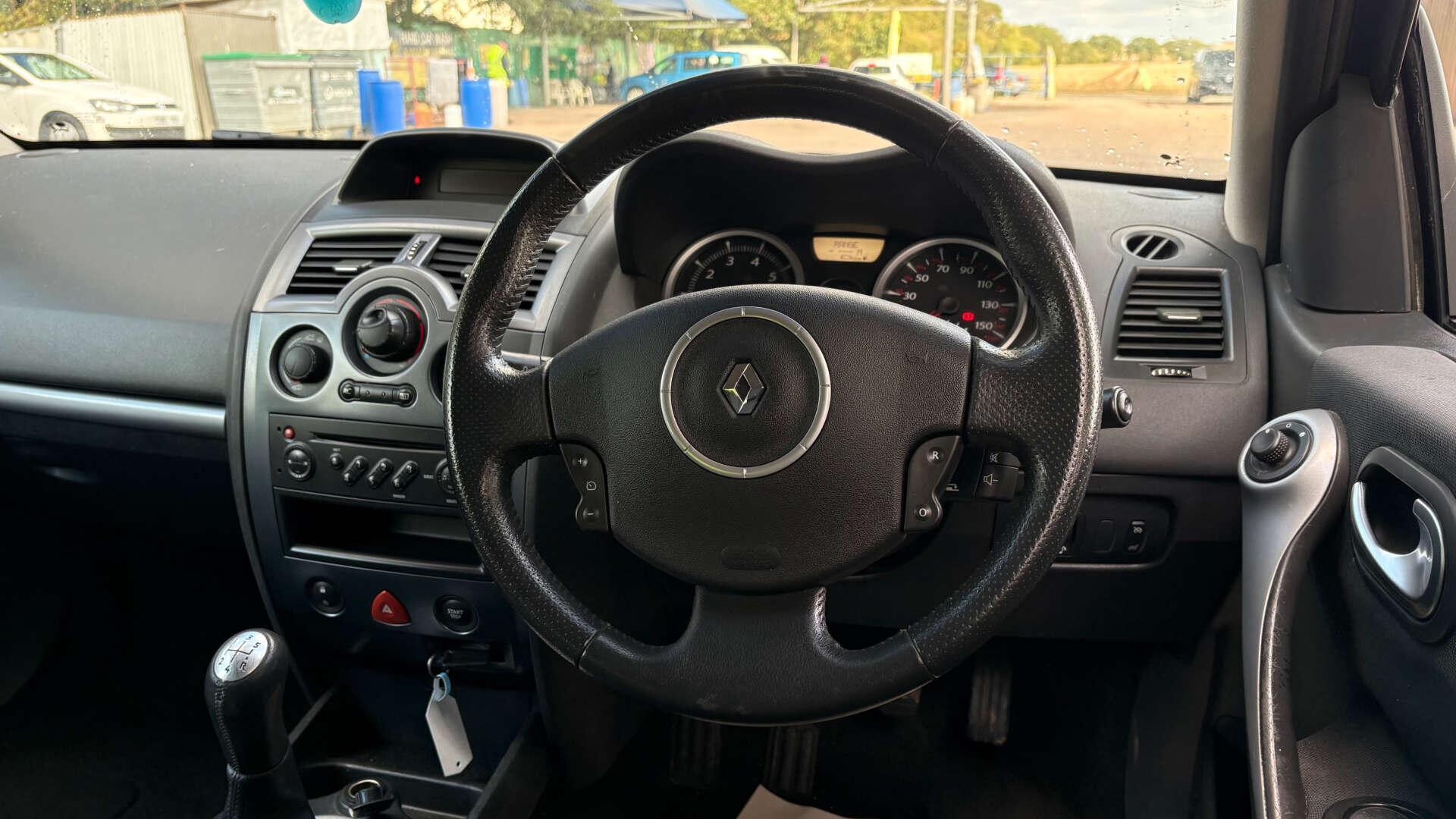 Renault Megane view 14