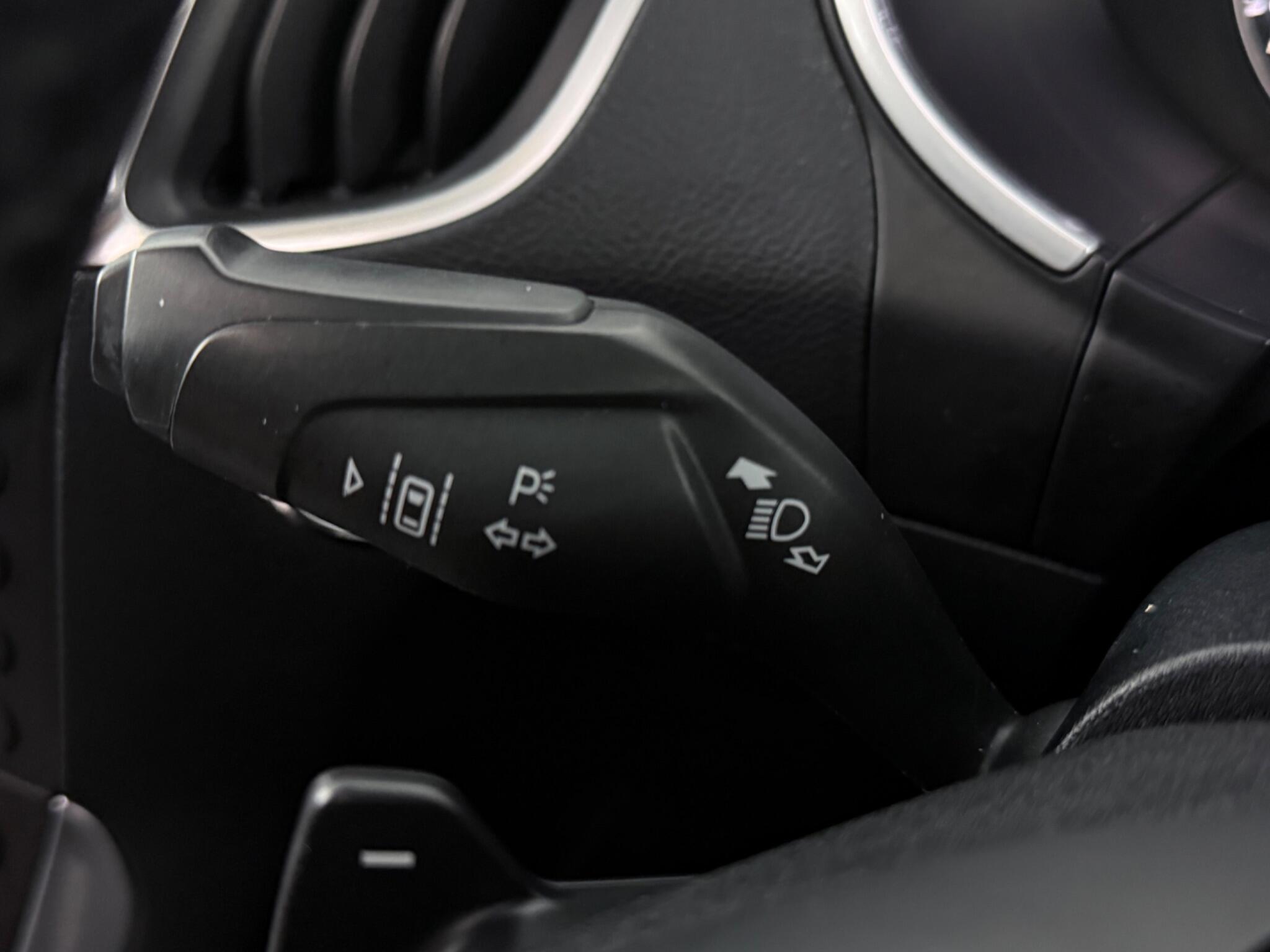 Ford Edge view 16