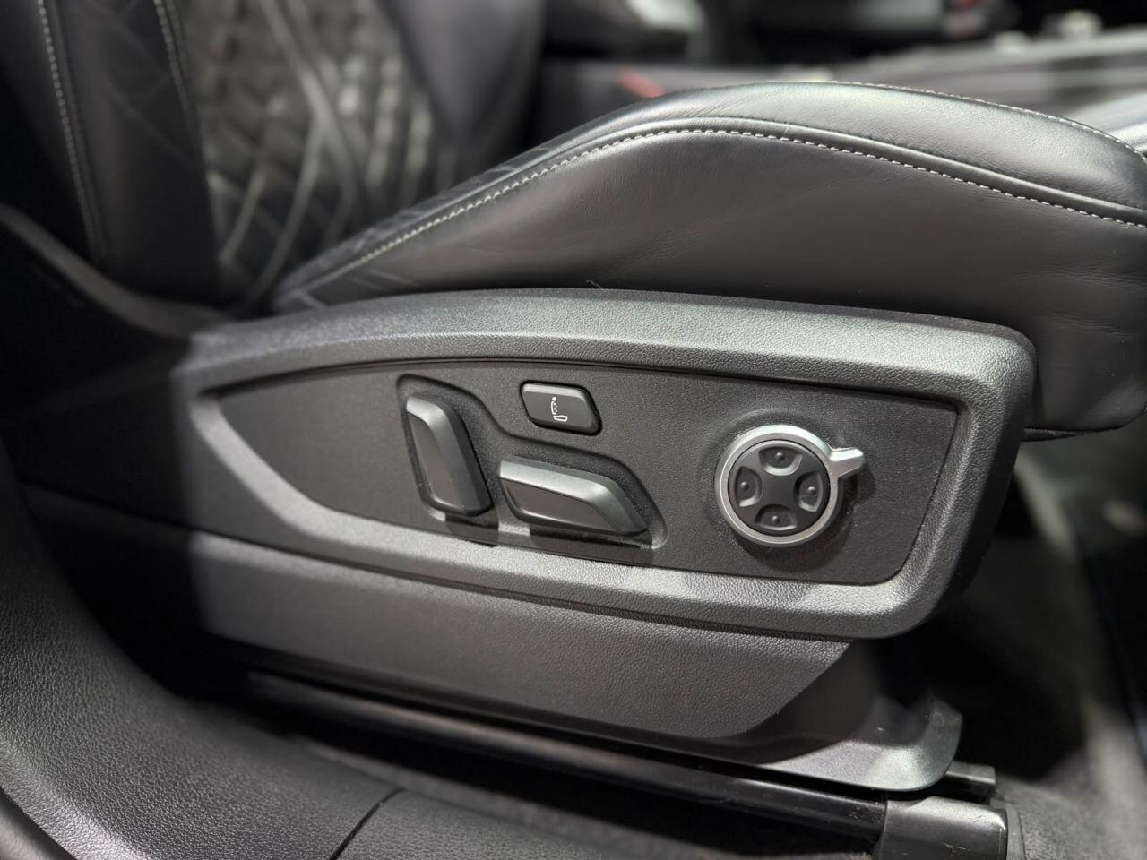 Audi Q5 view 11