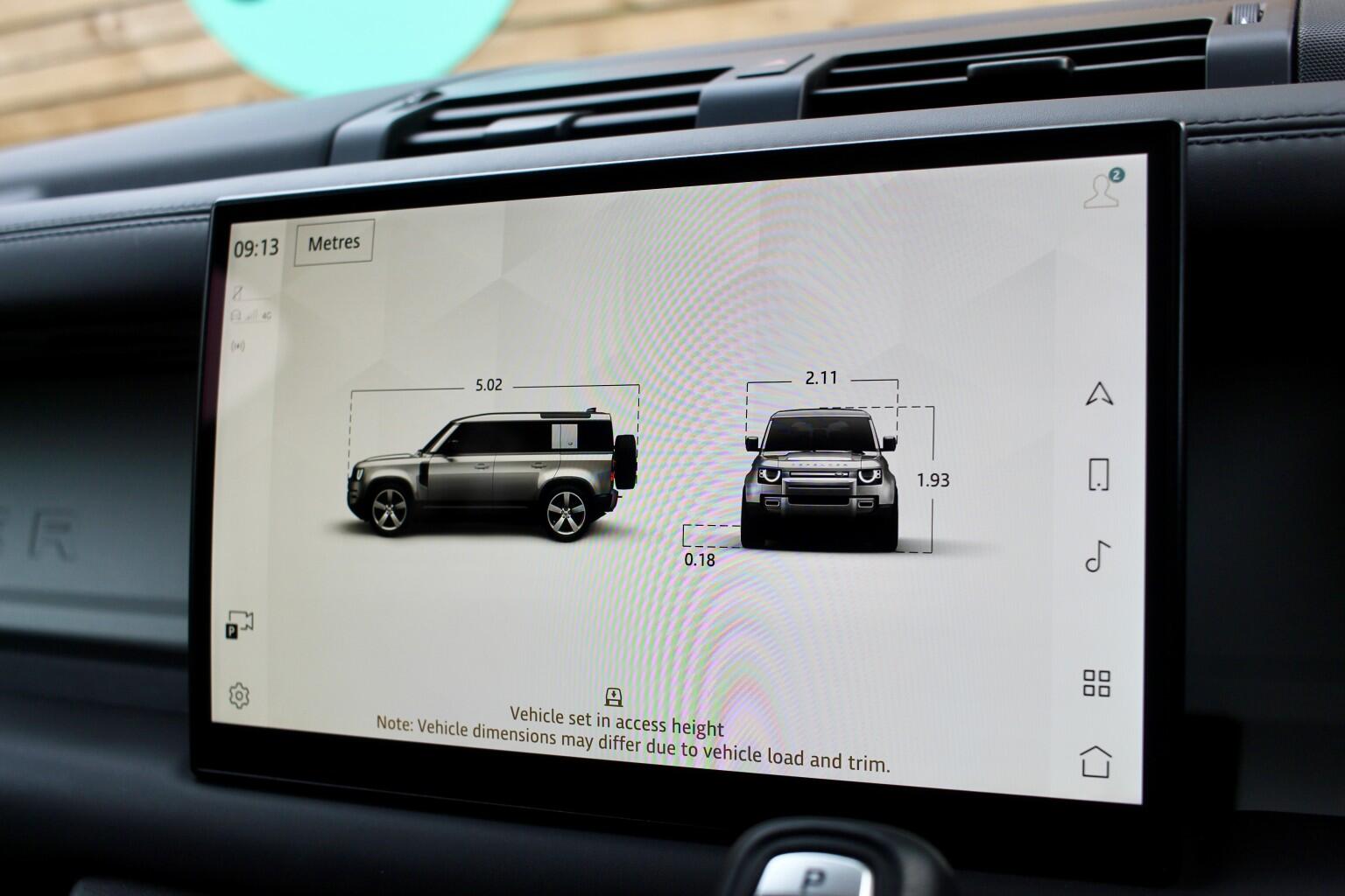 Land Rover Defender view 31