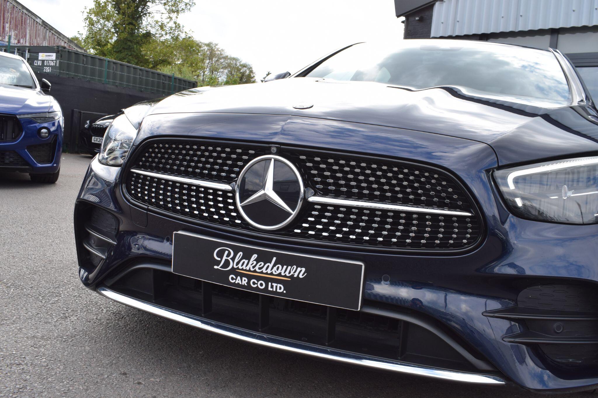 Mercedes-Benz E-Class view 40