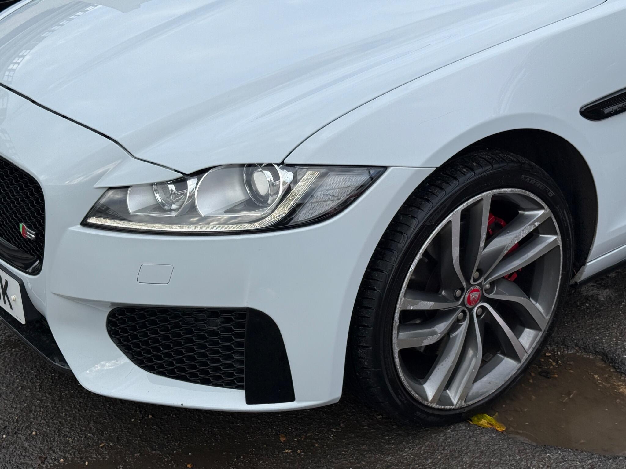 Jaguar XF - Image 21