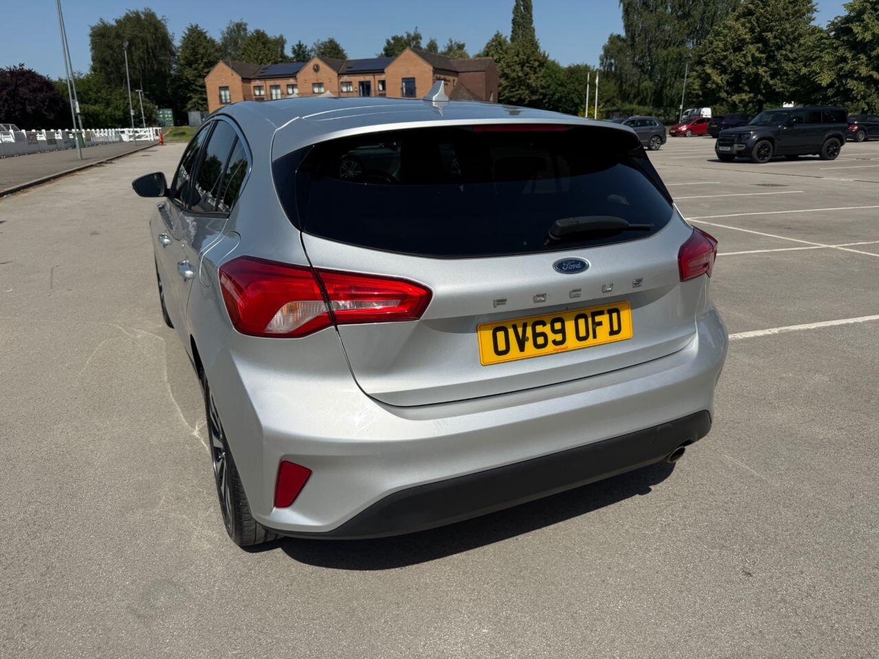 Ford Focus view 39