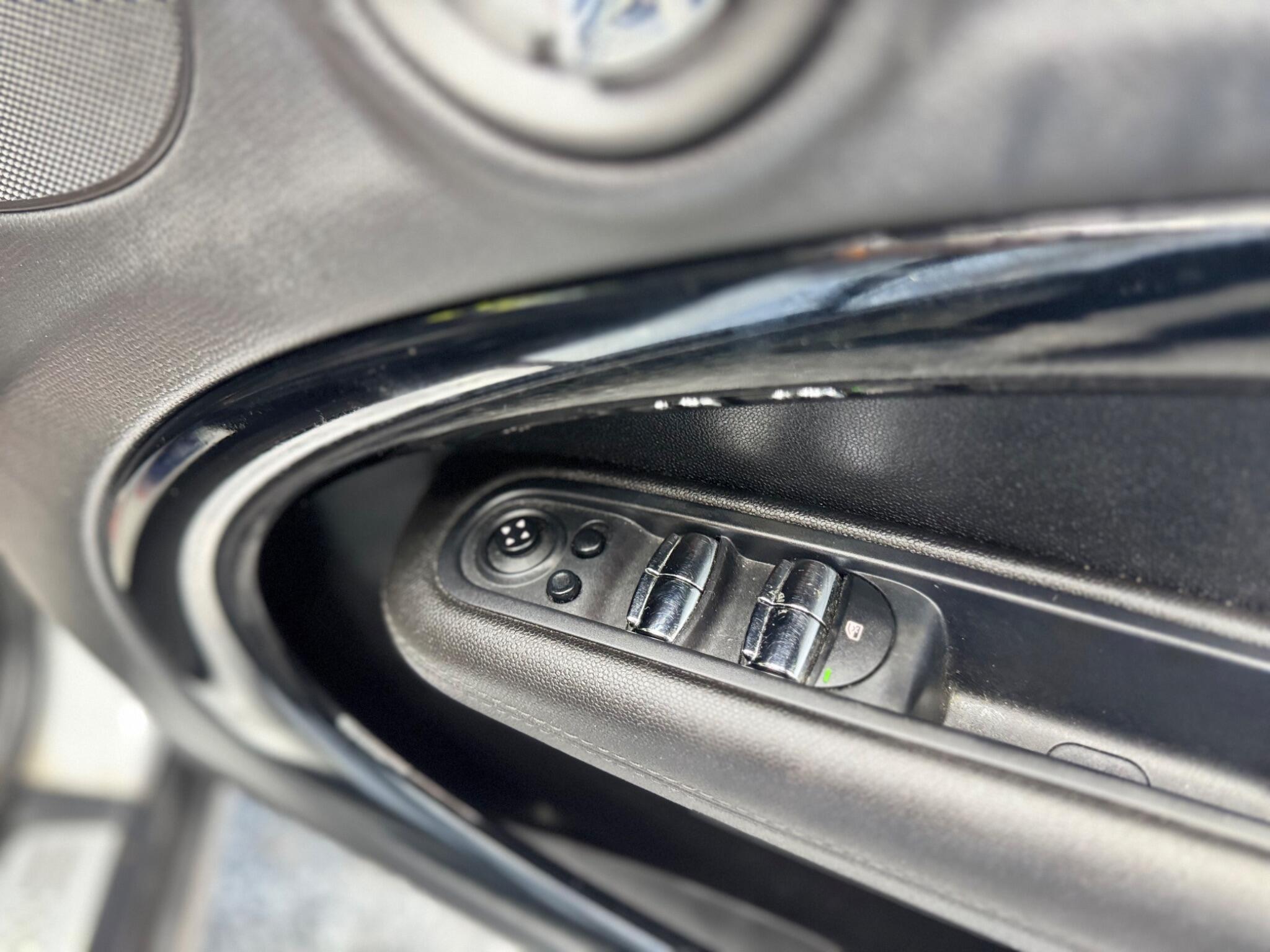 Mini Countryman view 37