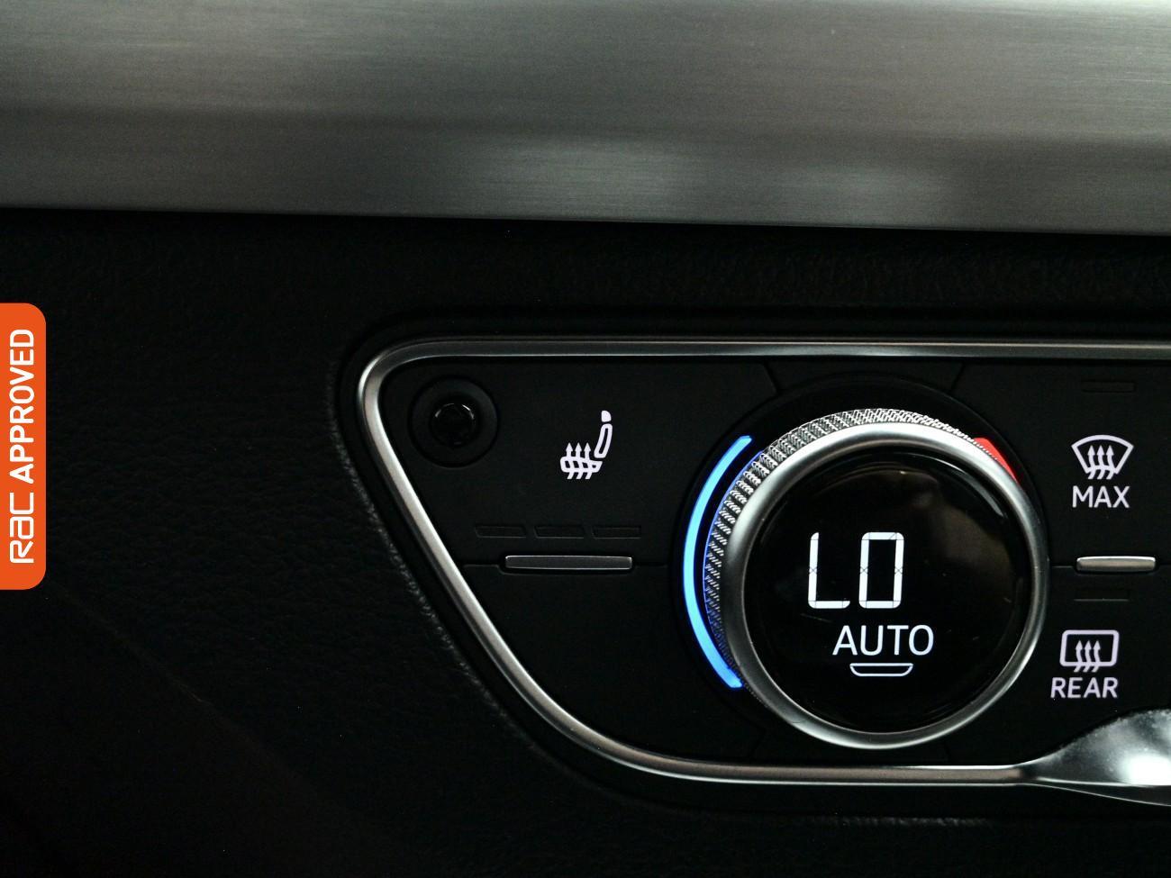 Audi Q5 view 15