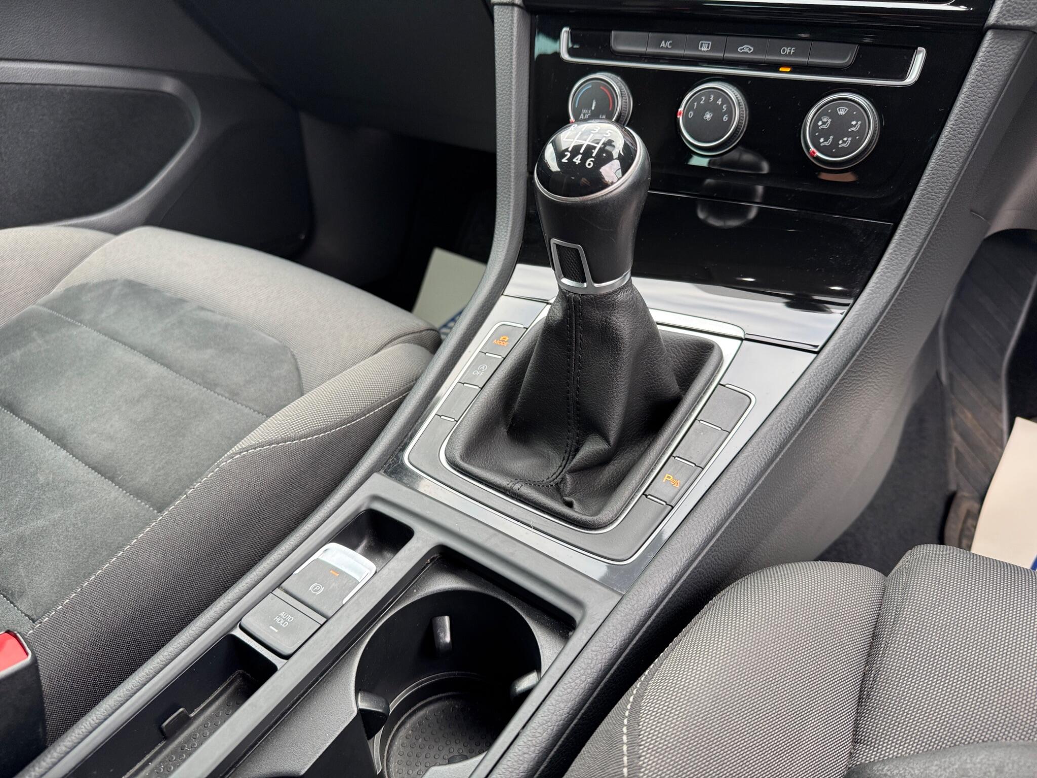 Volkswagen Golf view 41