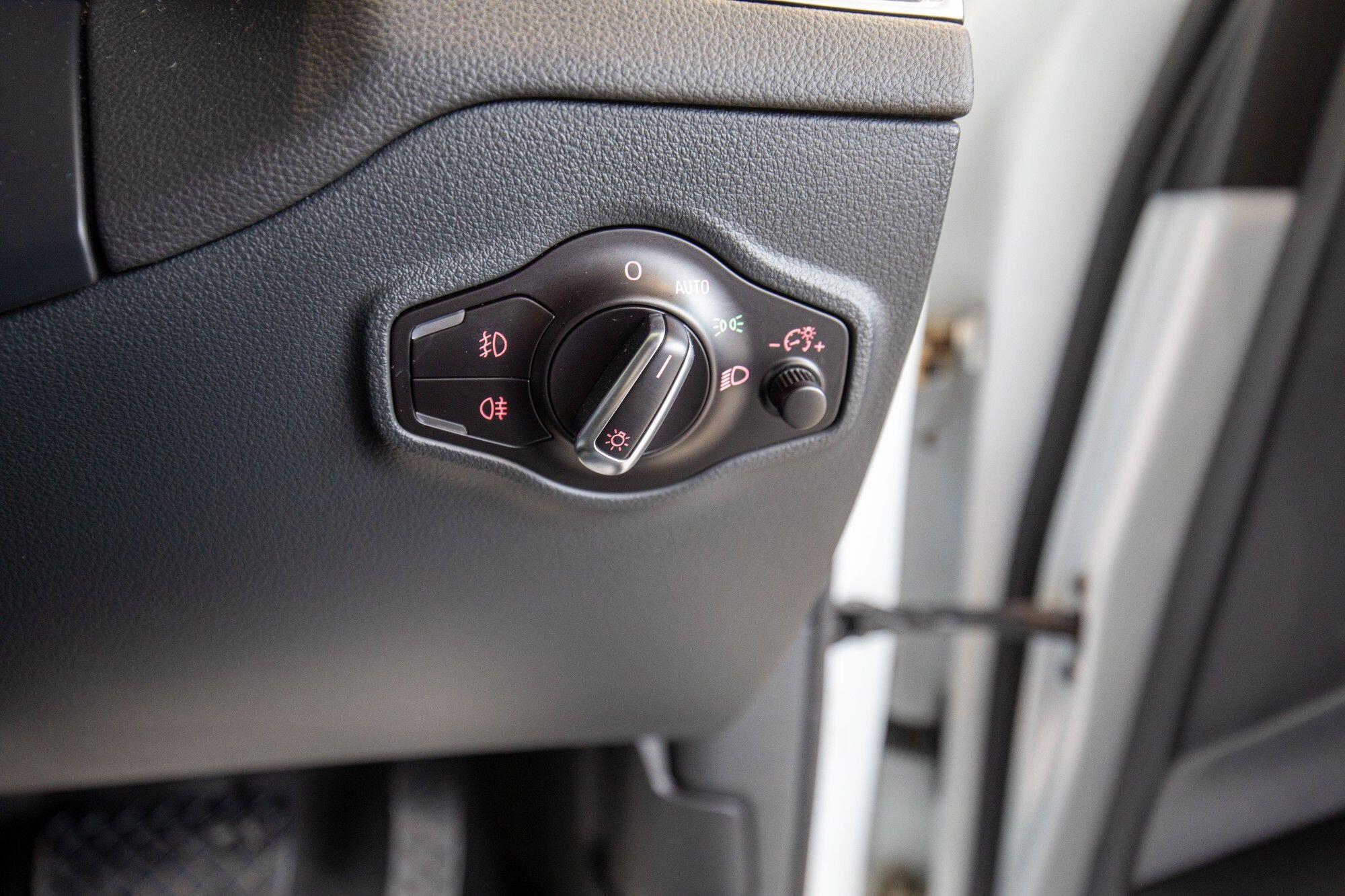 Audi Q5 view 16