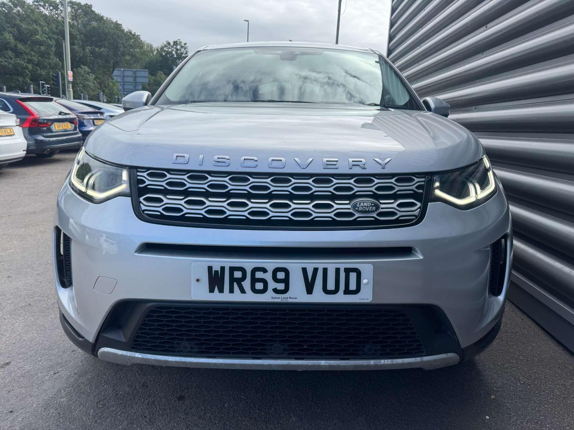 Land Rover Discovery Sport view 8