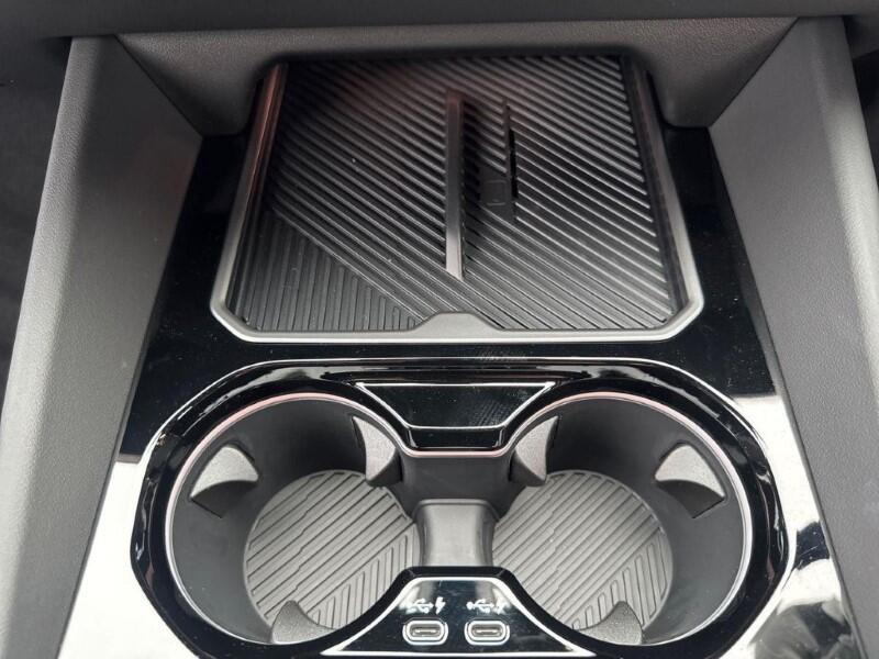 BMW 5 Series view 37