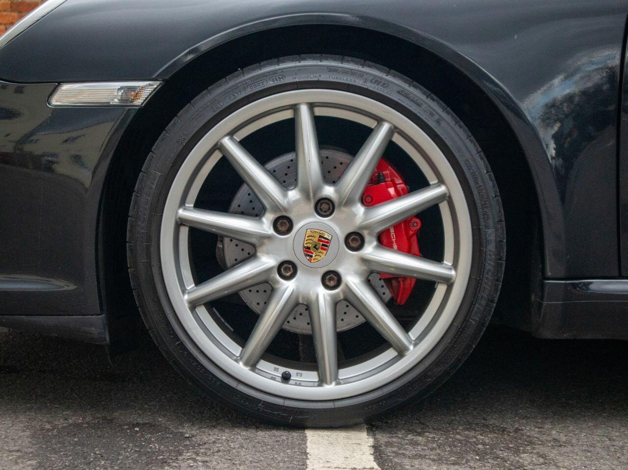 Porsche 911 view 17