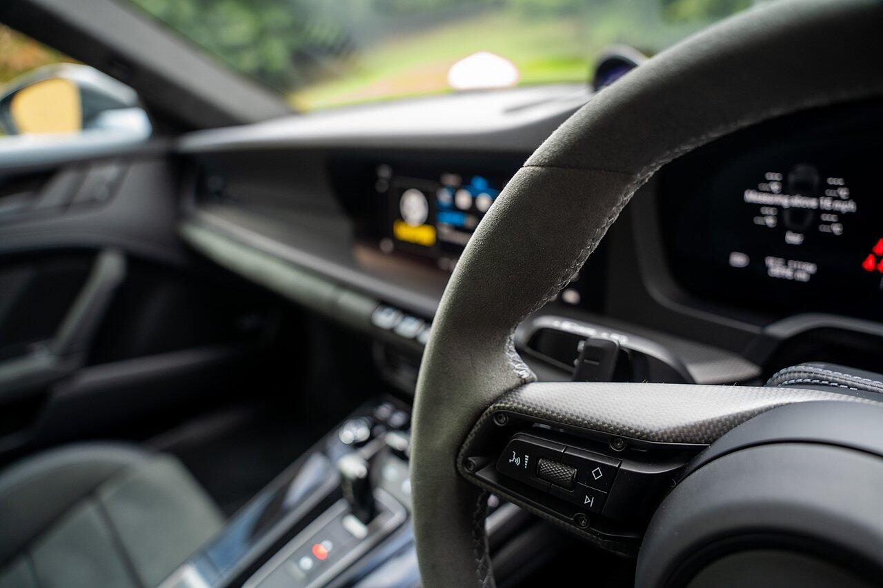 Porsche 911 view 54