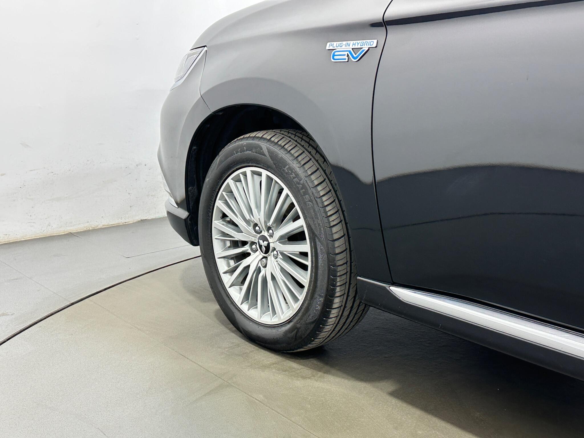 Mitsubishi Outlander view 49