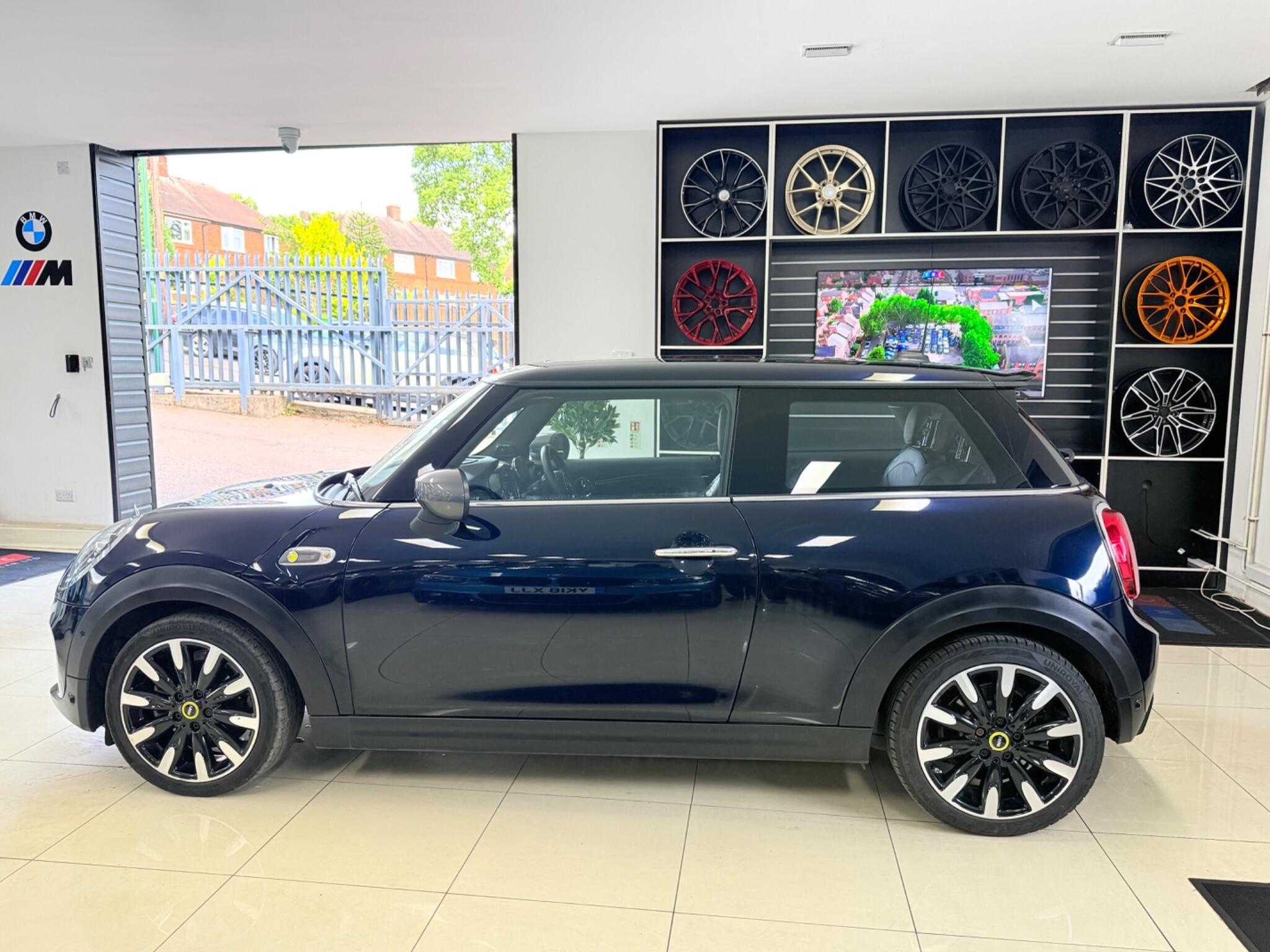 MINI Hatch view 13