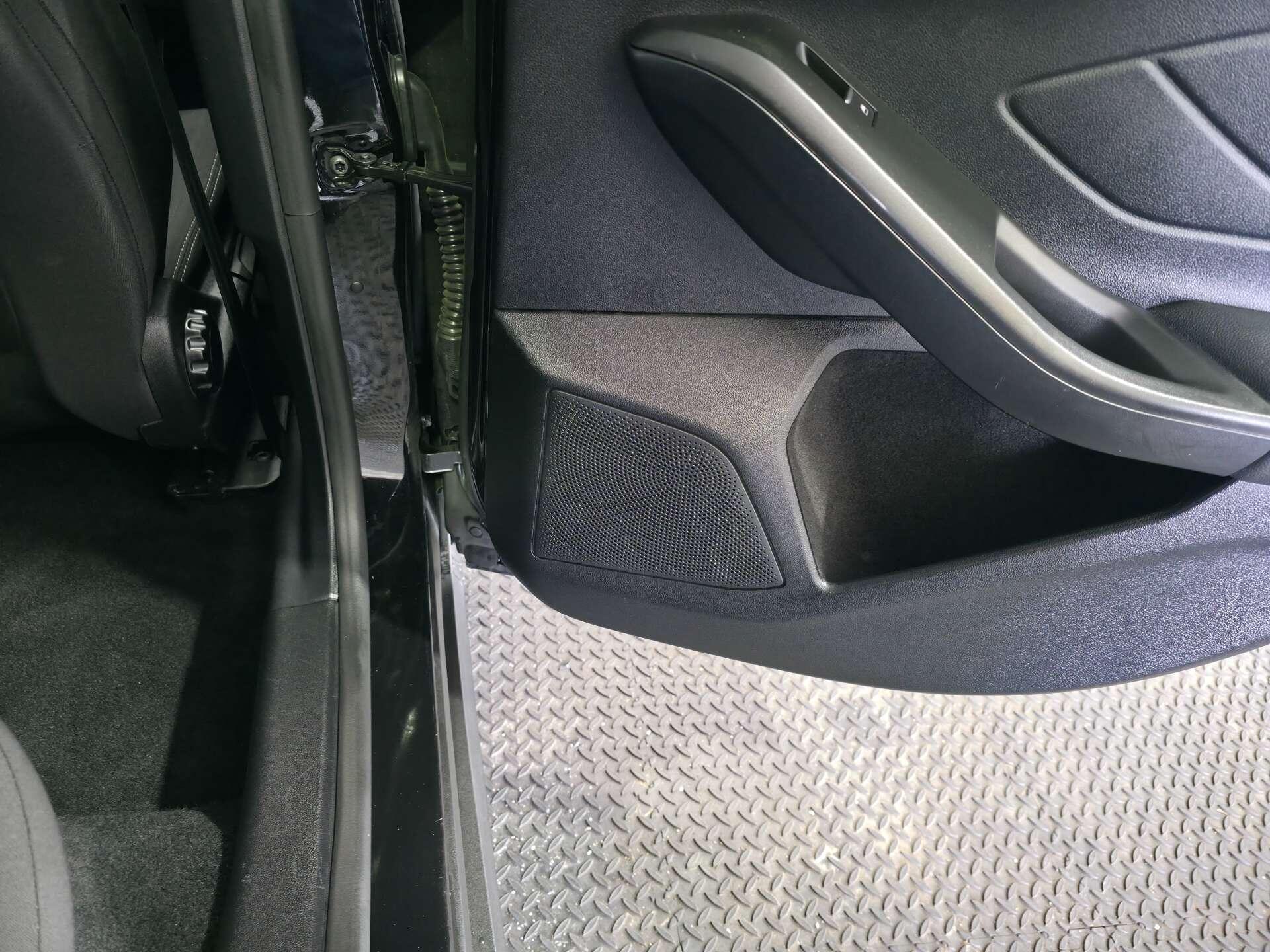 Ford Focus view 56