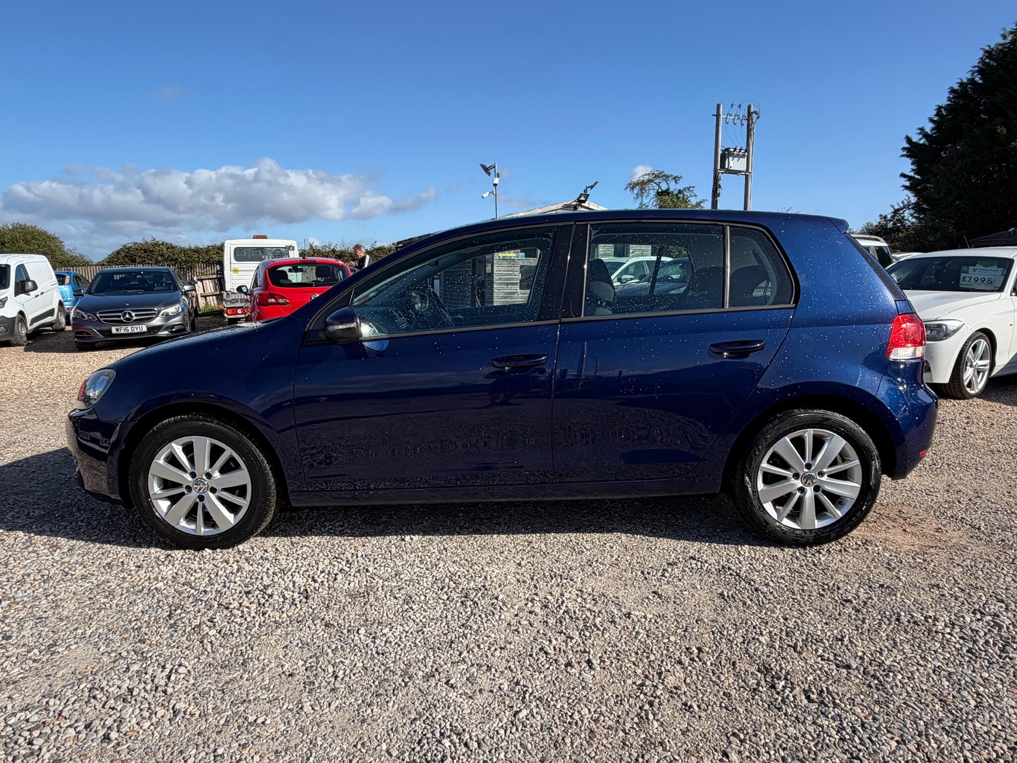 Volkswagen Golf view 5