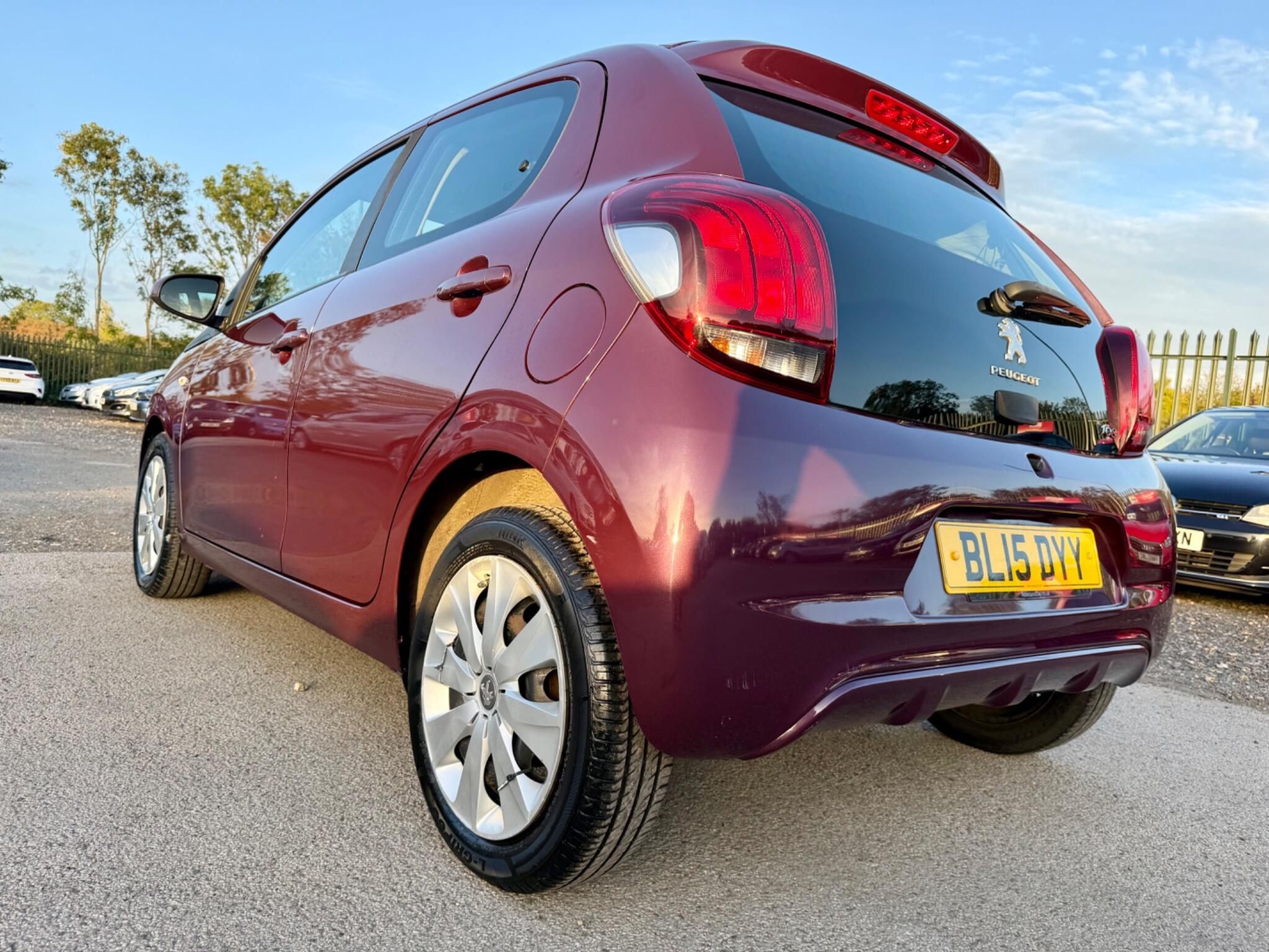 Peugeot 108 view 11