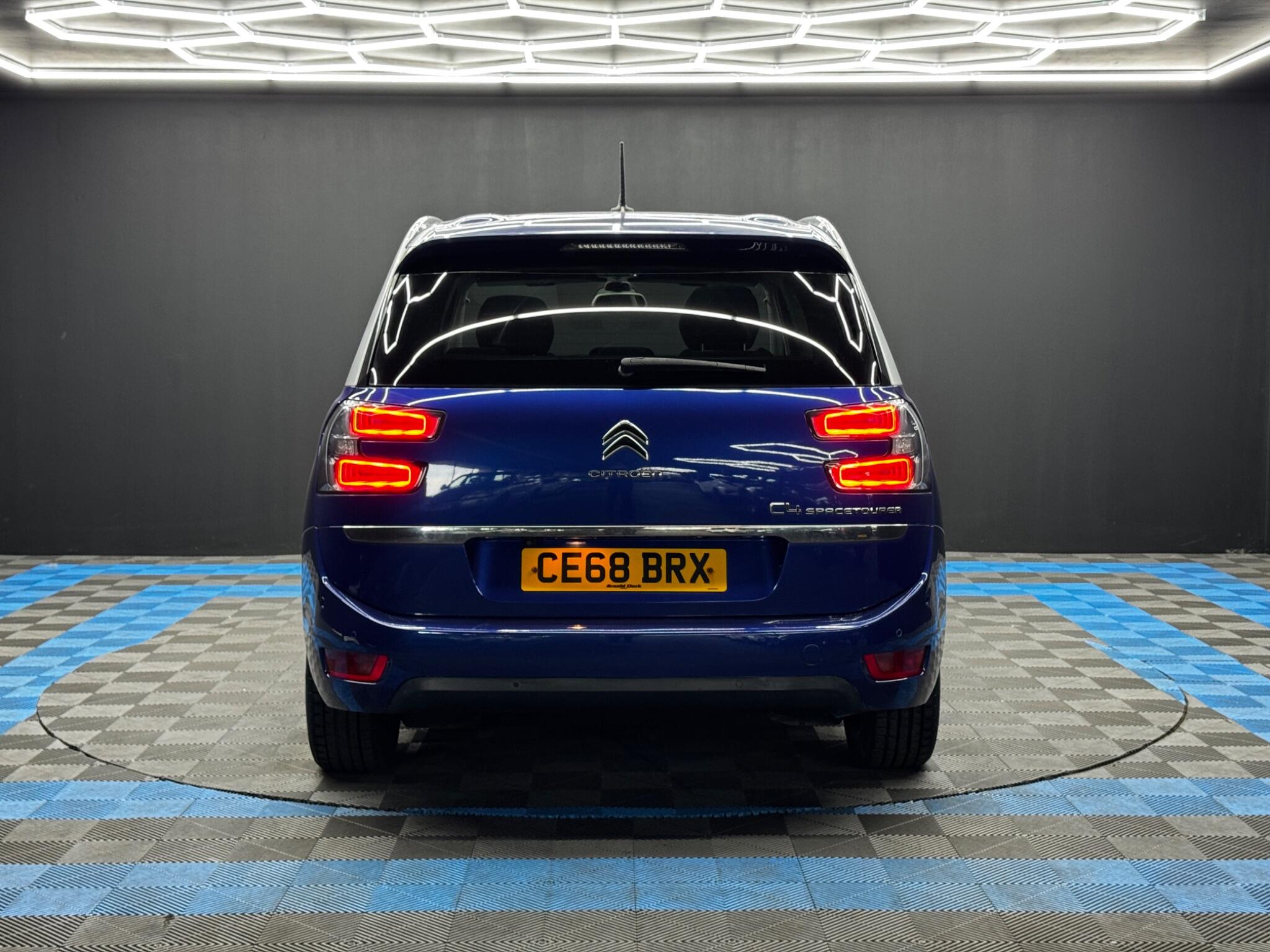 Citroen Grand C4 Spacetourer view 6
